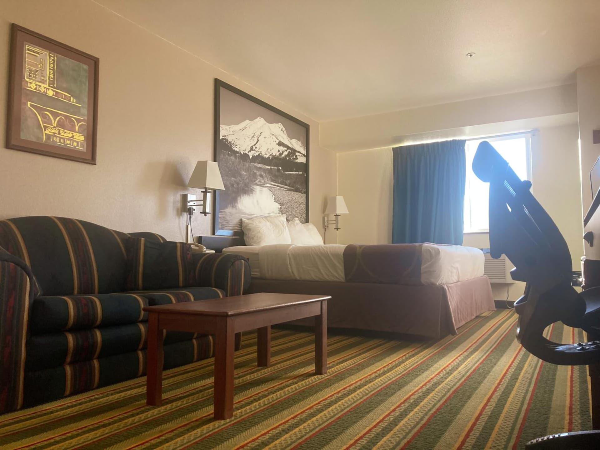 Super 8 by Wyndham Windsor gallery photo in Windsor, CO — image 45