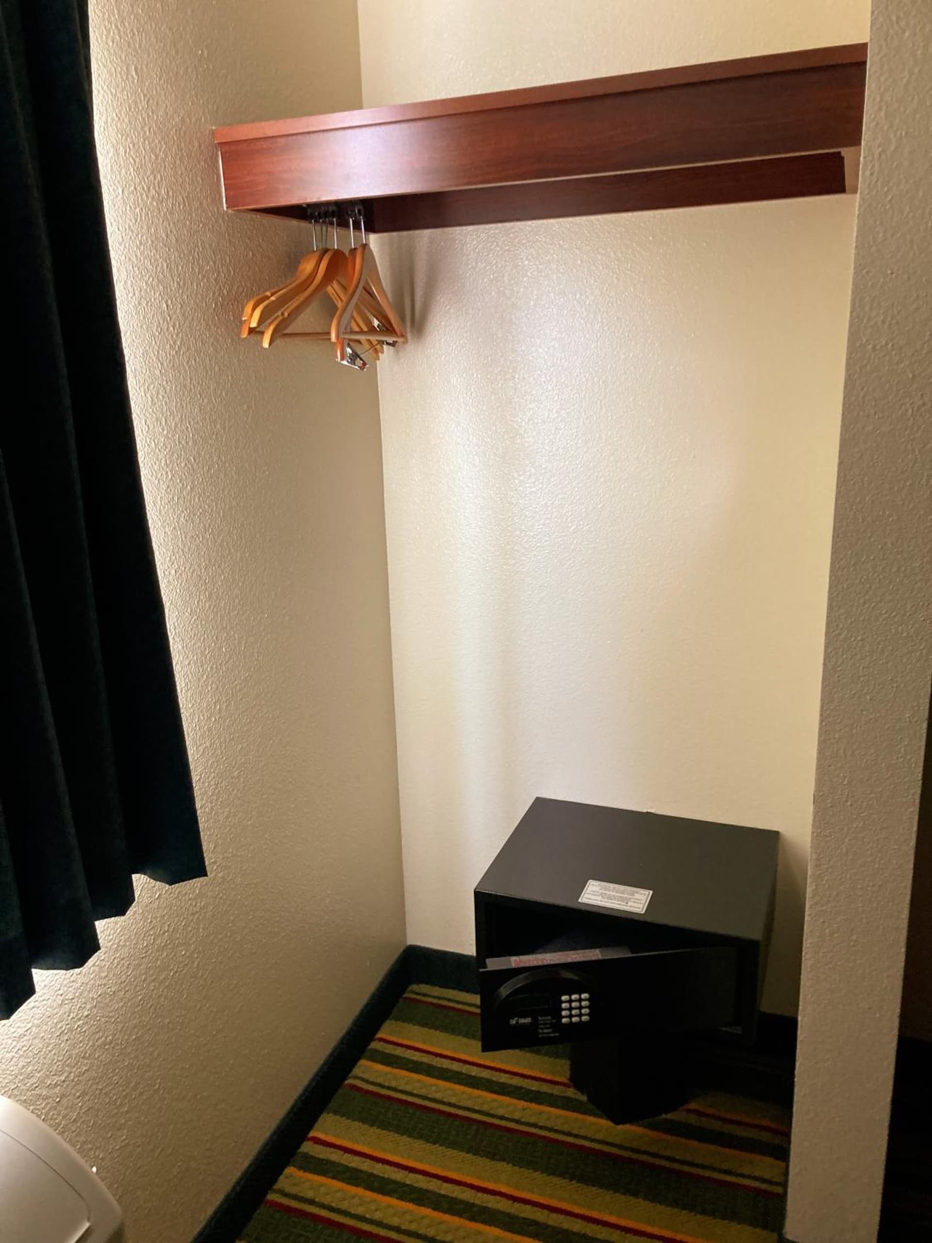 Super 8 by Wyndham Windsor gallery photo in Windsor, CO — image 19