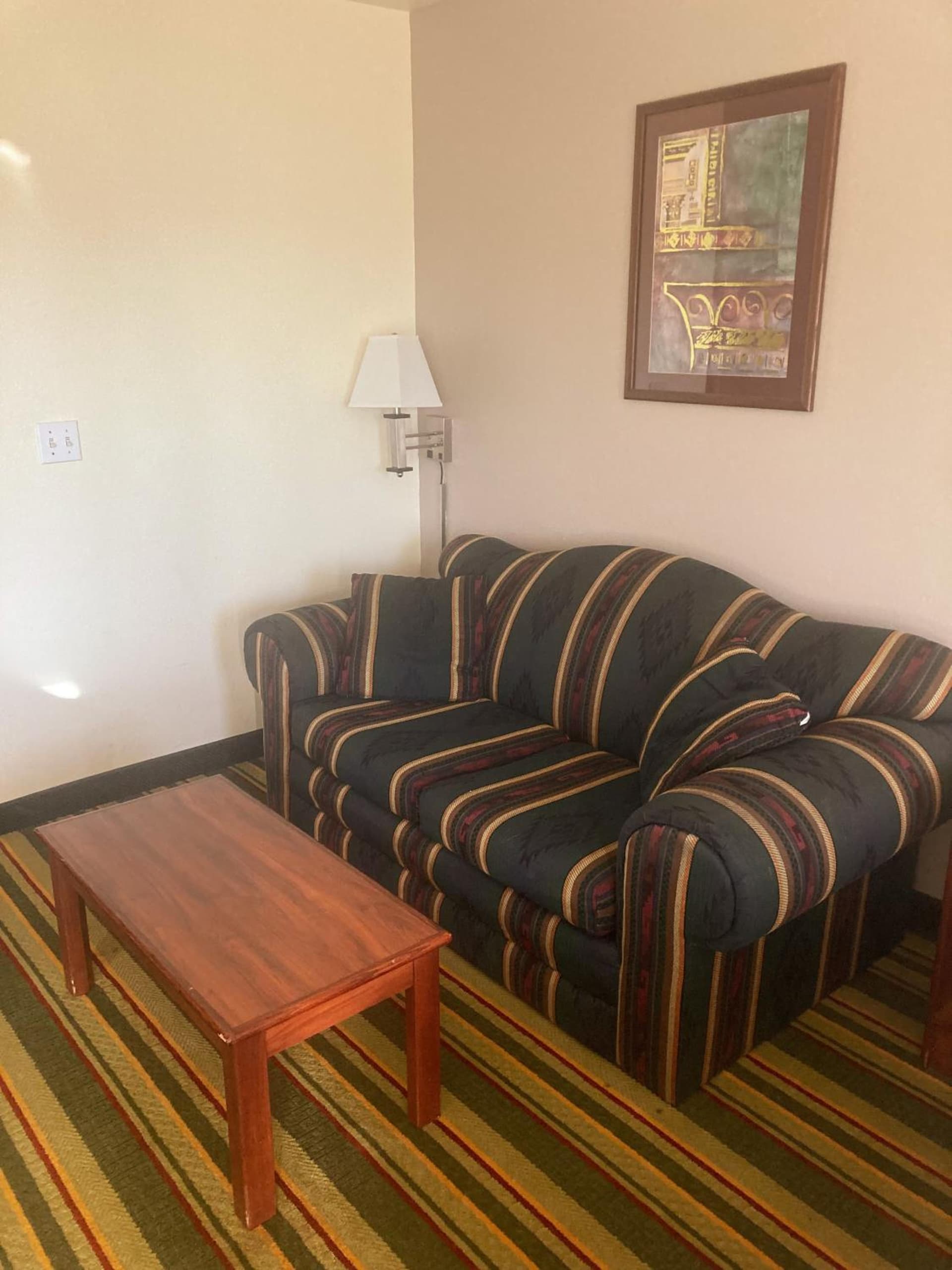 Super 8 by Wyndham Windsor gallery photo in Windsor, CO — image 37