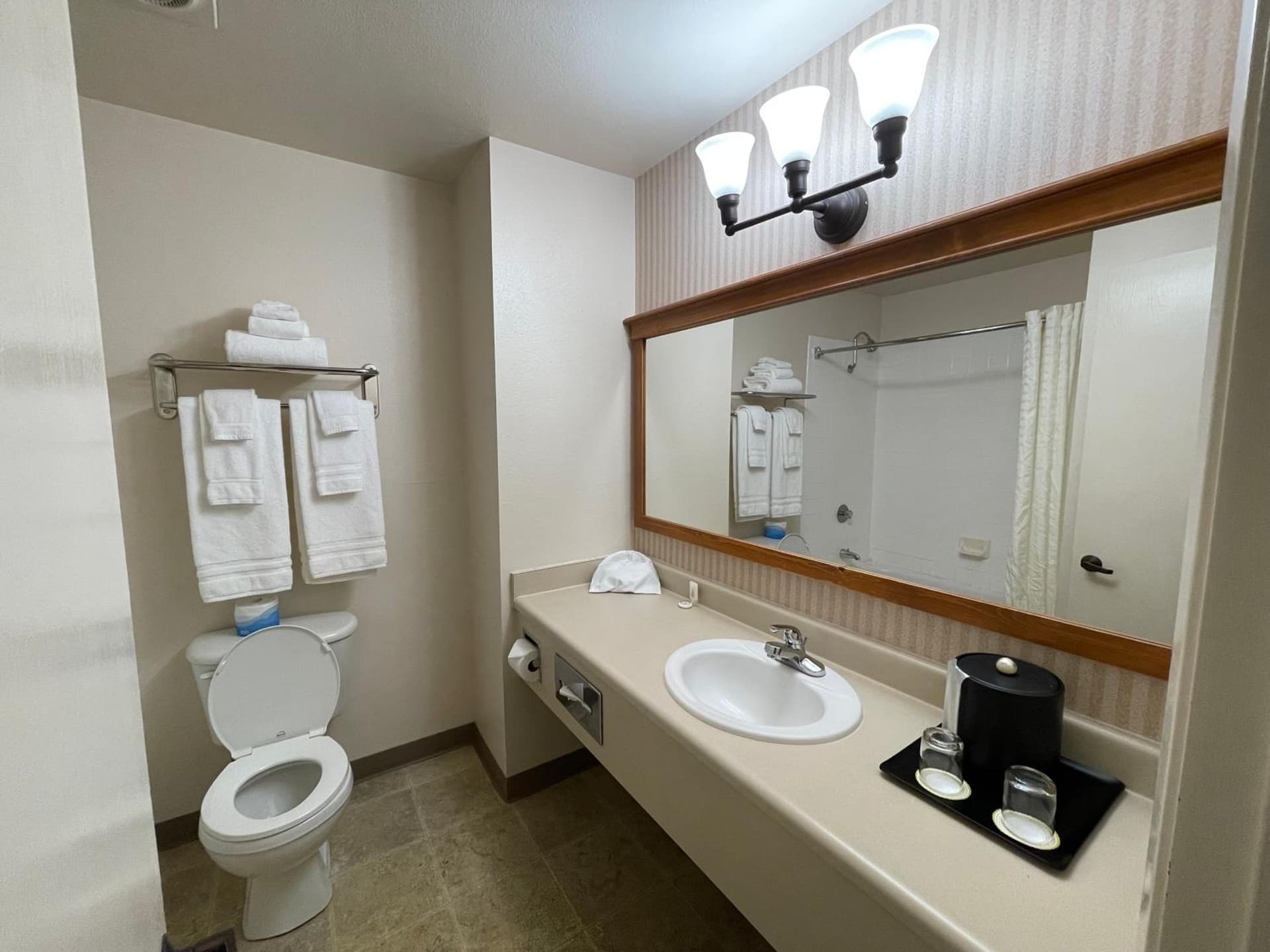 Coast Inn at Lake Hood gallery photo in Anchorage, AK — image 15