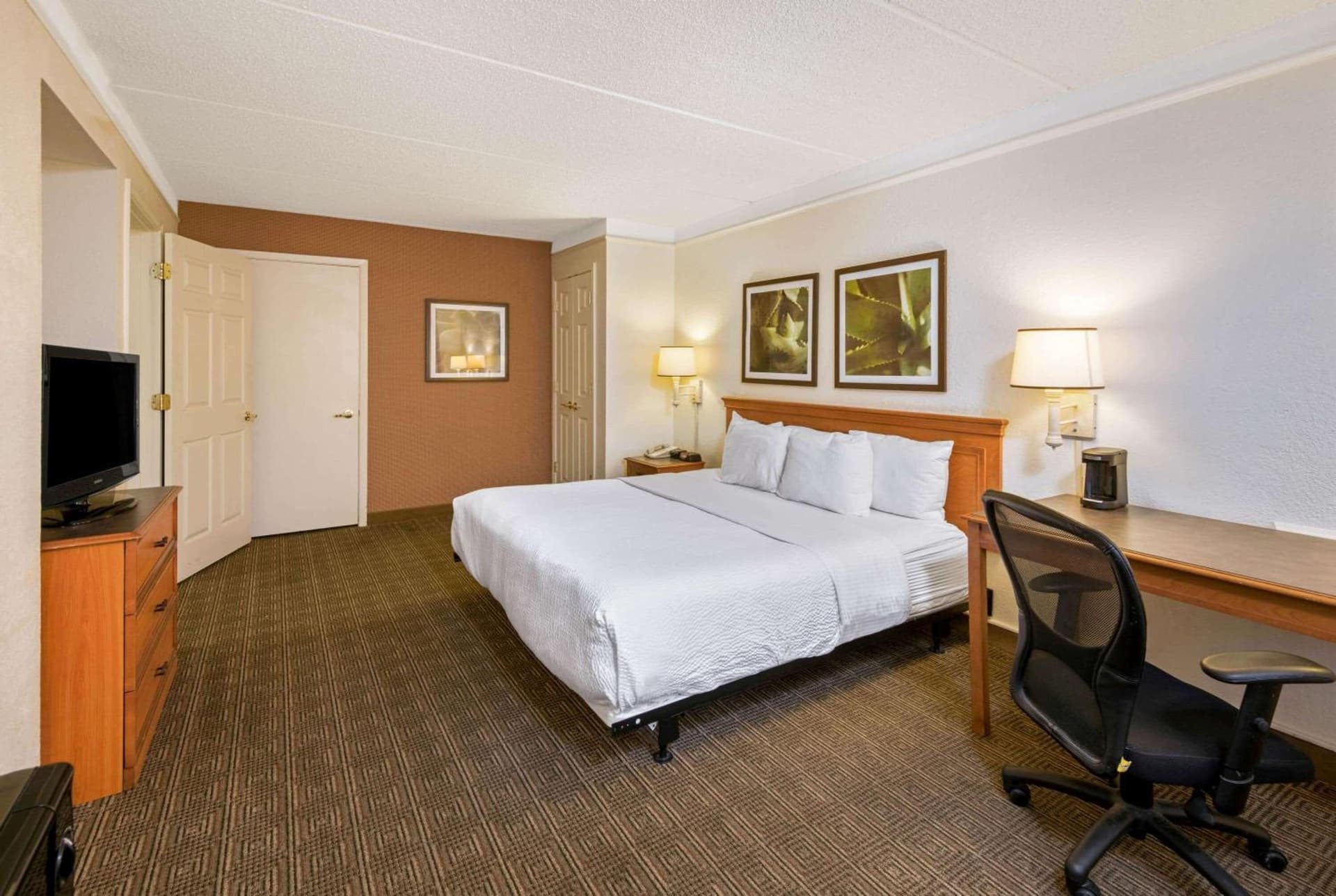 La Quinta Inn by Wyndham San Antonio Market Square gallery photo in San Antonio, TX — image 13