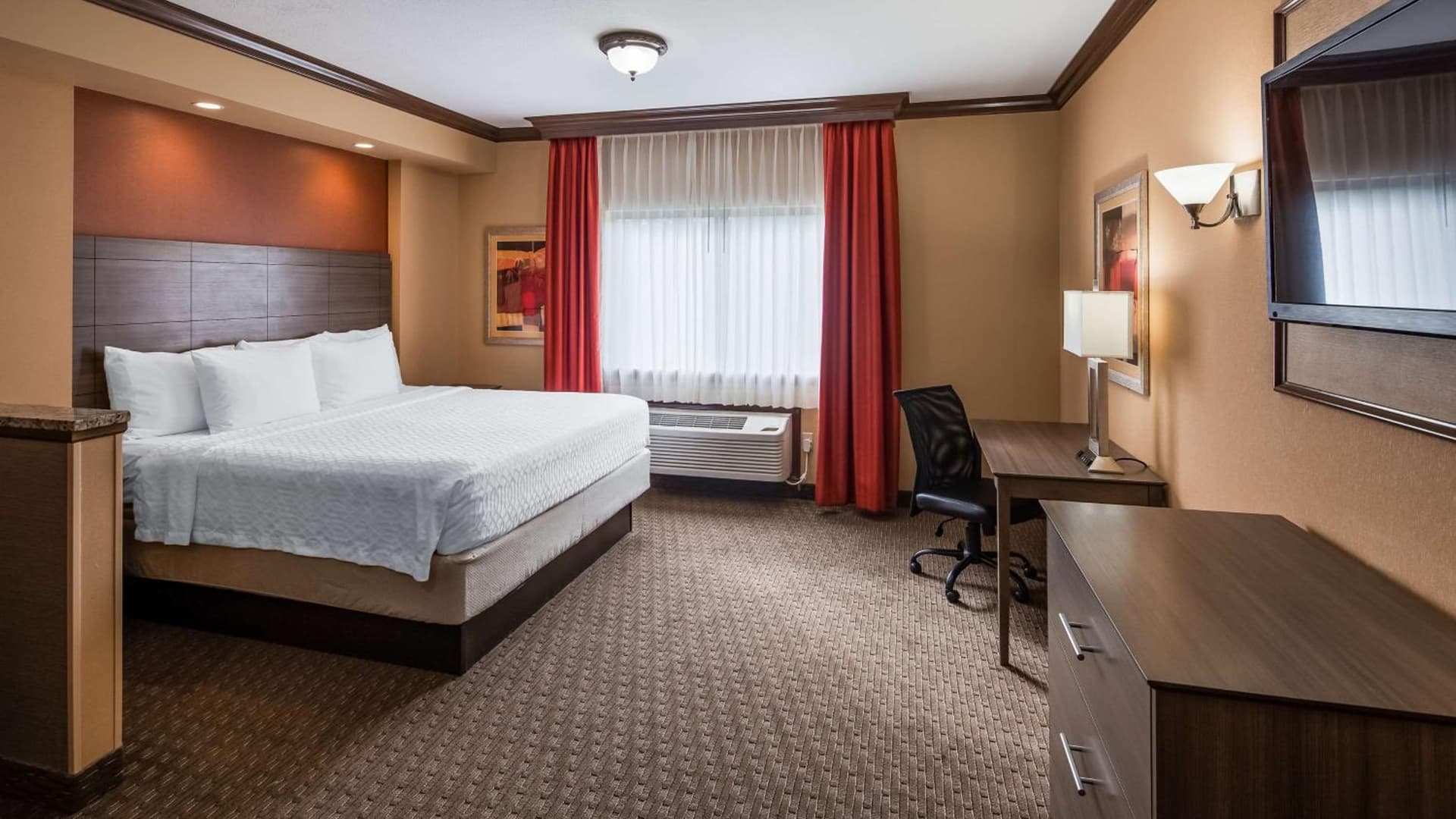 Best Western Plus North Canton Inn & Suites gallery photo in North Canton, OH — image 14