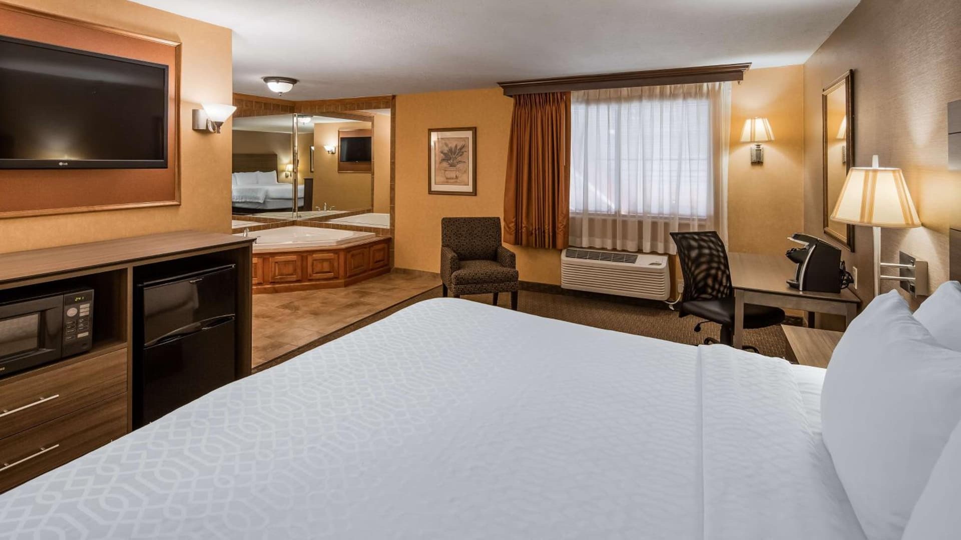 Best Western Plus North Canton Inn & Suites gallery photo in North Canton, OH — image 9