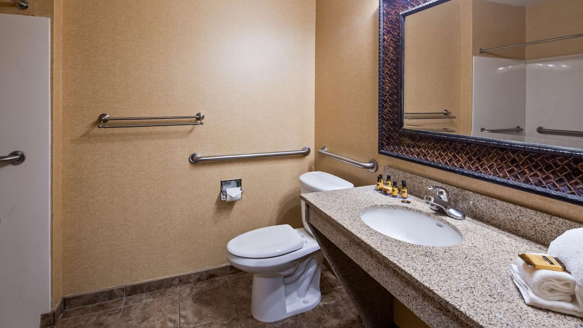 Best Western Plus North Canton Inn & Suites gallery photo in North Canton, OH — image 32