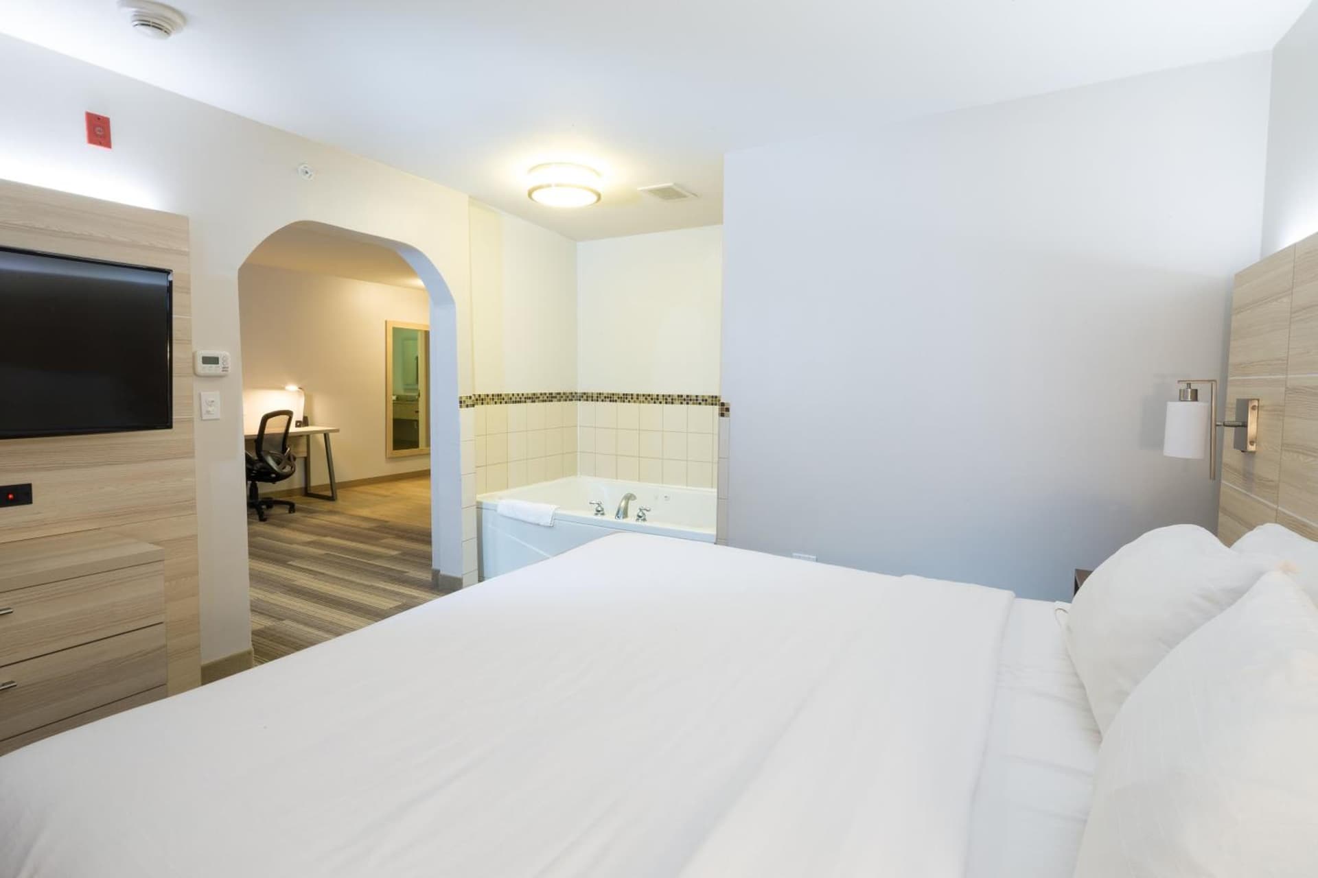 Holiday Inn Express Hotel & Suites Grand Blanc by IHG gallery photo in Grand Blanc, MI — image 5