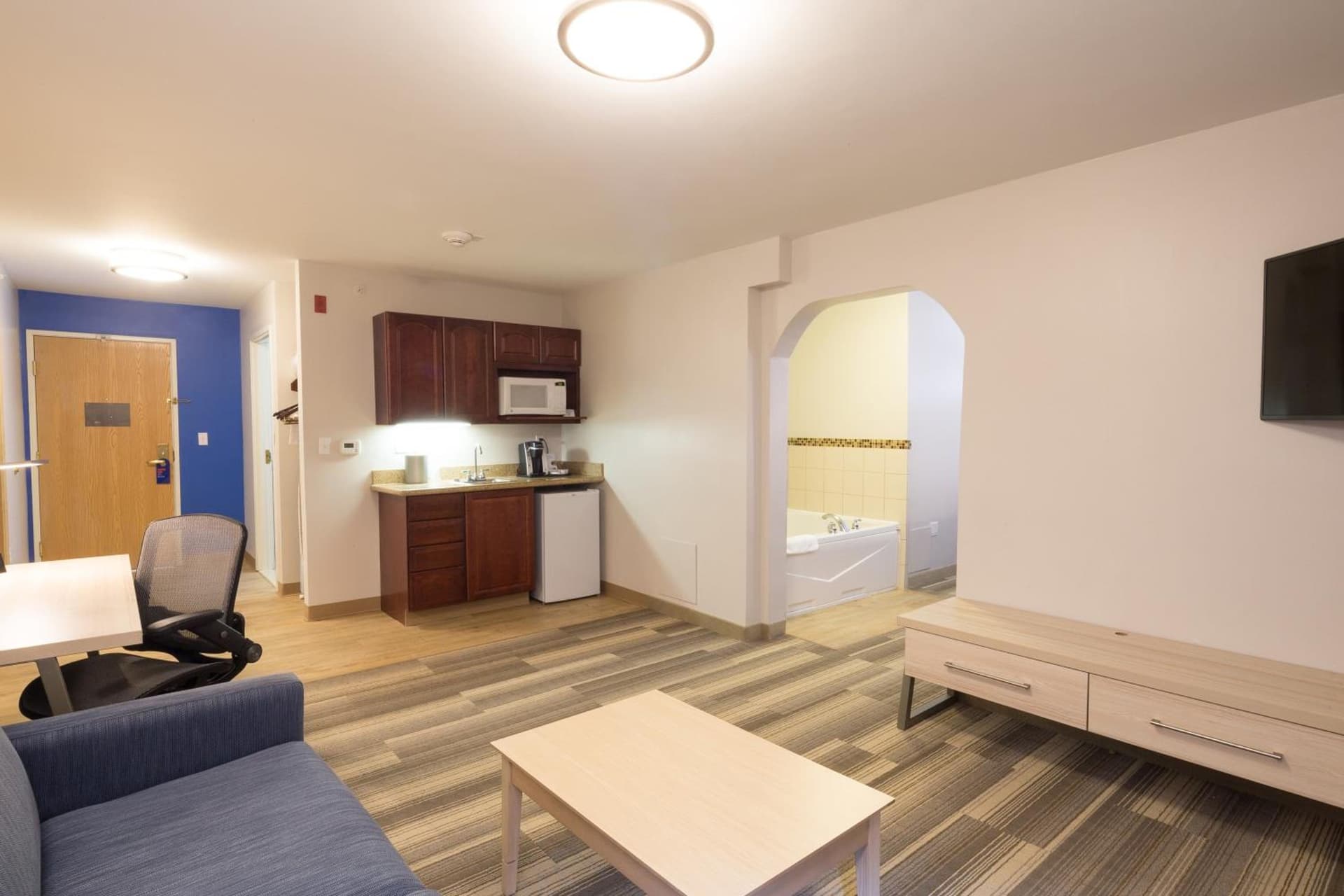 Holiday Inn Express Hotel & Suites Grand Blanc by IHG gallery photo in Grand Blanc, MI — image 36