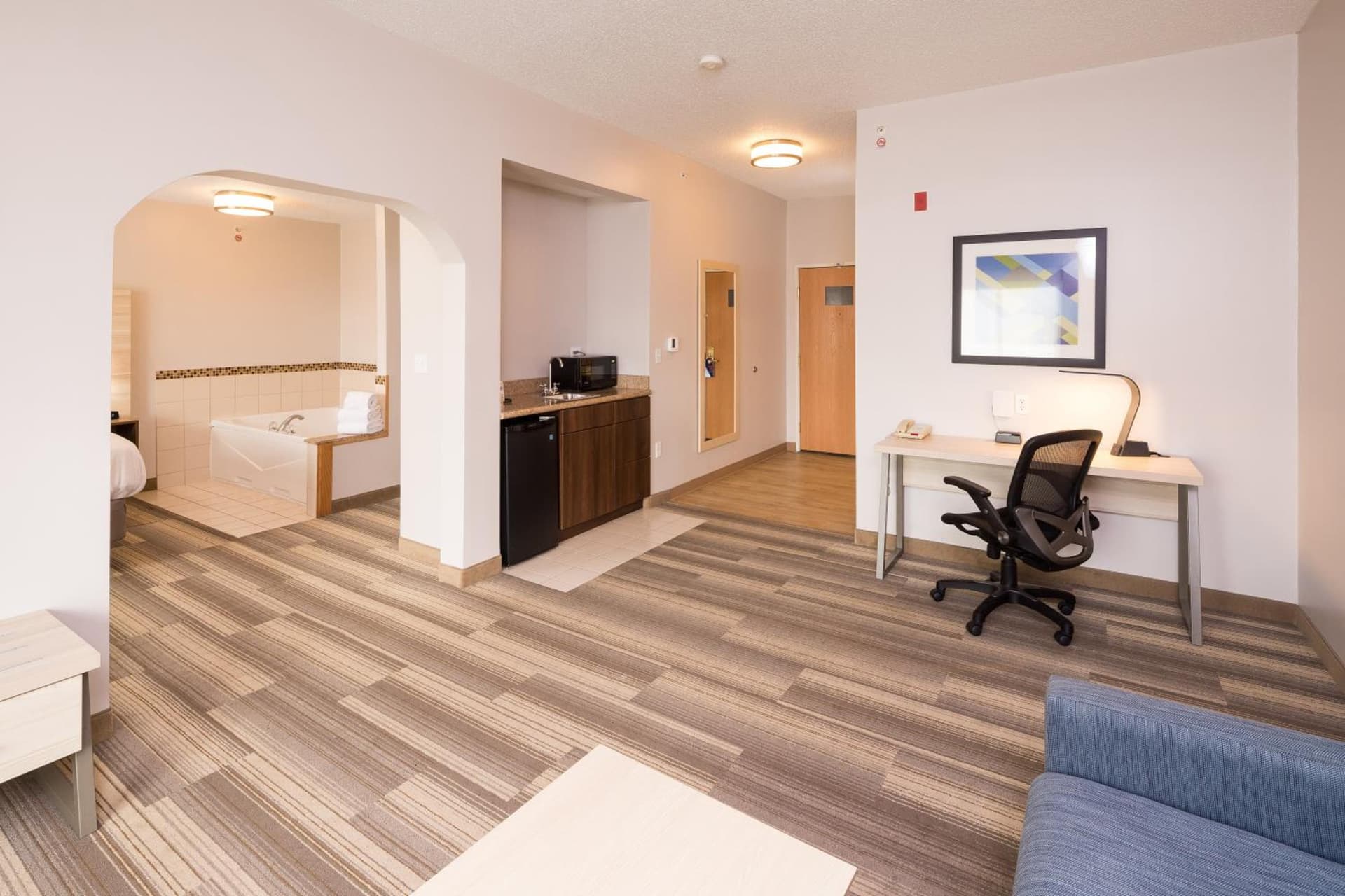 Holiday Inn Express Hotel & Suites Grand Blanc by IHG gallery photo in Grand Blanc, MI — image 19