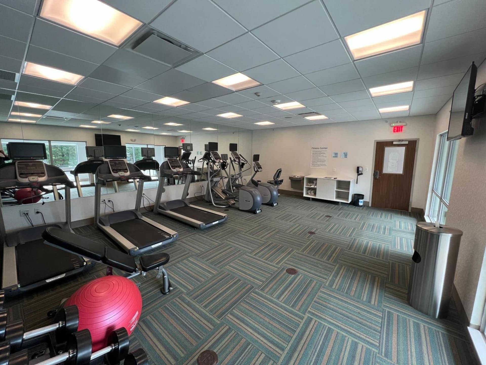 Holiday Inn Express & Suites - Detroit Northwest - Livonia by IHG gallery photo in Livonia, MI — image 11