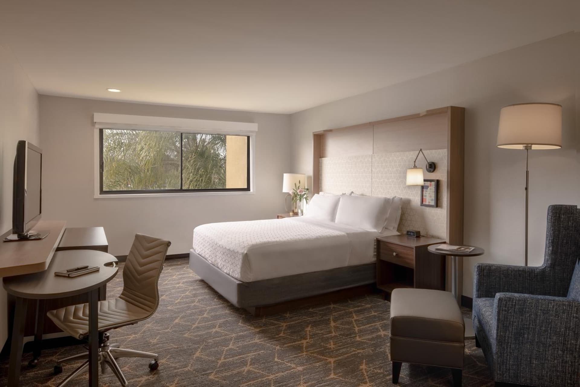 Holiday Inn Santa Ana-Orange Co Arpt by IHG gallery photo in Santa Ana, CA — image 14