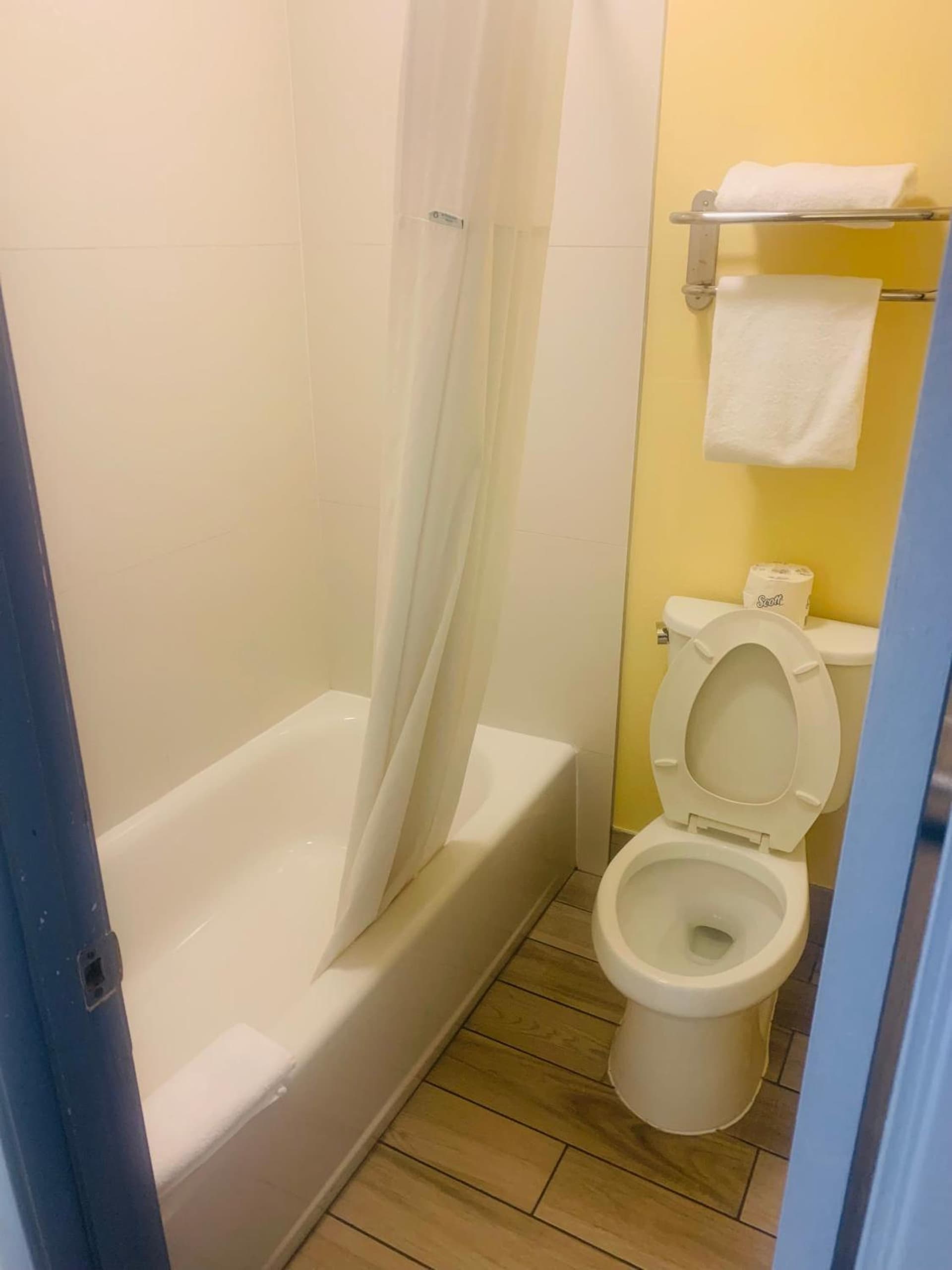 SureStay Plus by Best Western Beaumont gallery photo in Beaumont, TX — image 30
