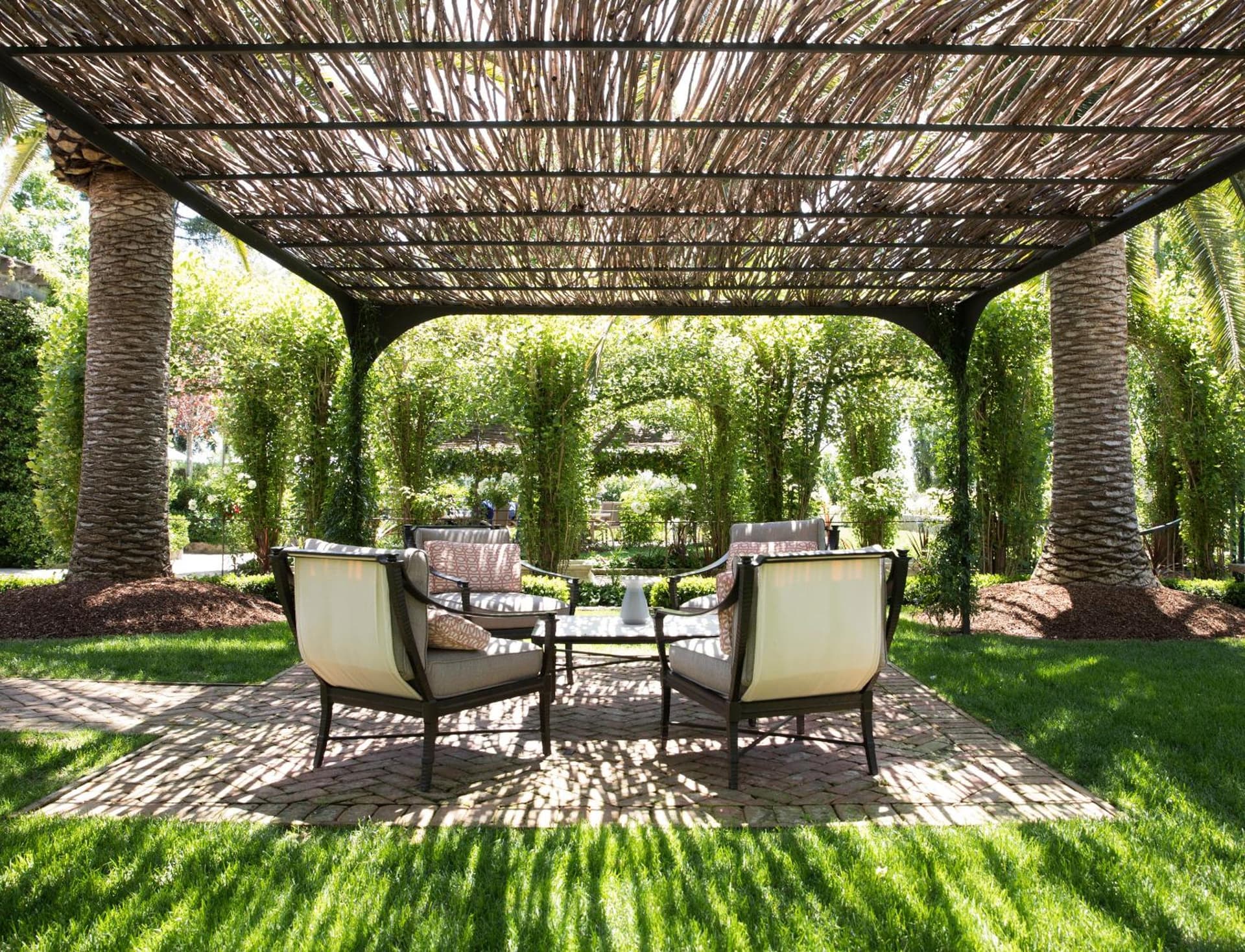 Rancho Caymus Inn interior in Rutherford, CA — gallery photo 2
