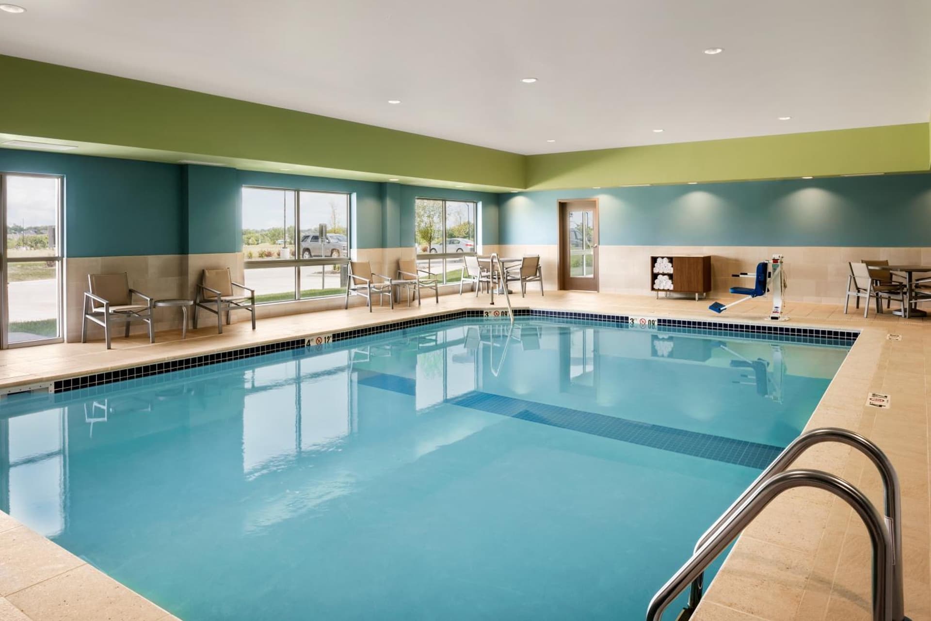 Holiday Inn Express & Suites - West Des Moines - Jordan Creek by IHG interior in West Des Moines, IA — gallery photo 2
