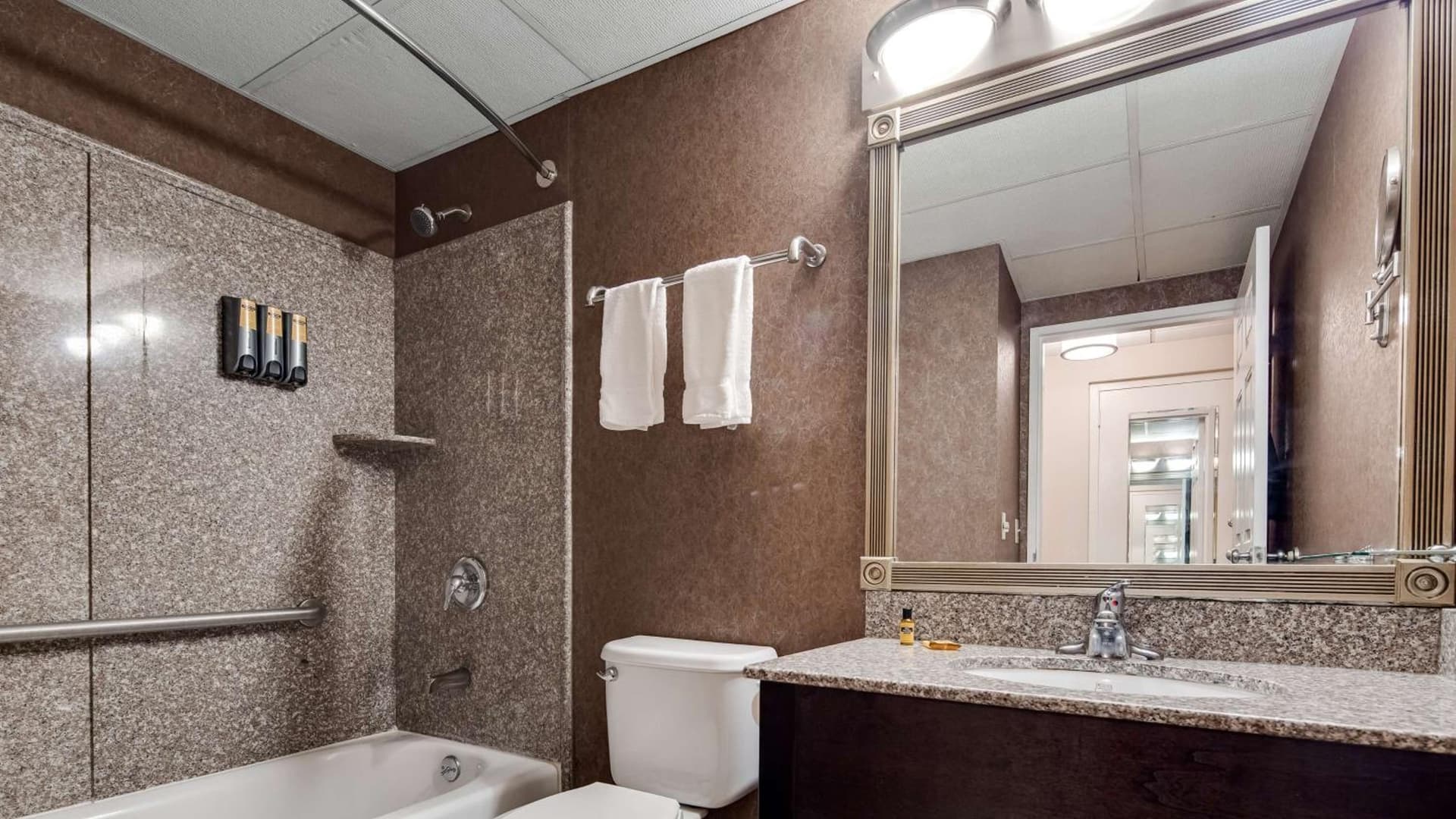 Best Western PLUS Morristown Inn-Florham Park gallery photo in Morristown, NJ — image 43