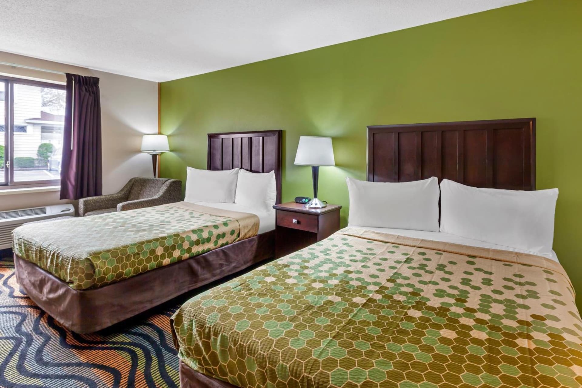 Econo Lodge Inn & Suites Oconto interior in Oconto, WI — gallery photo 2