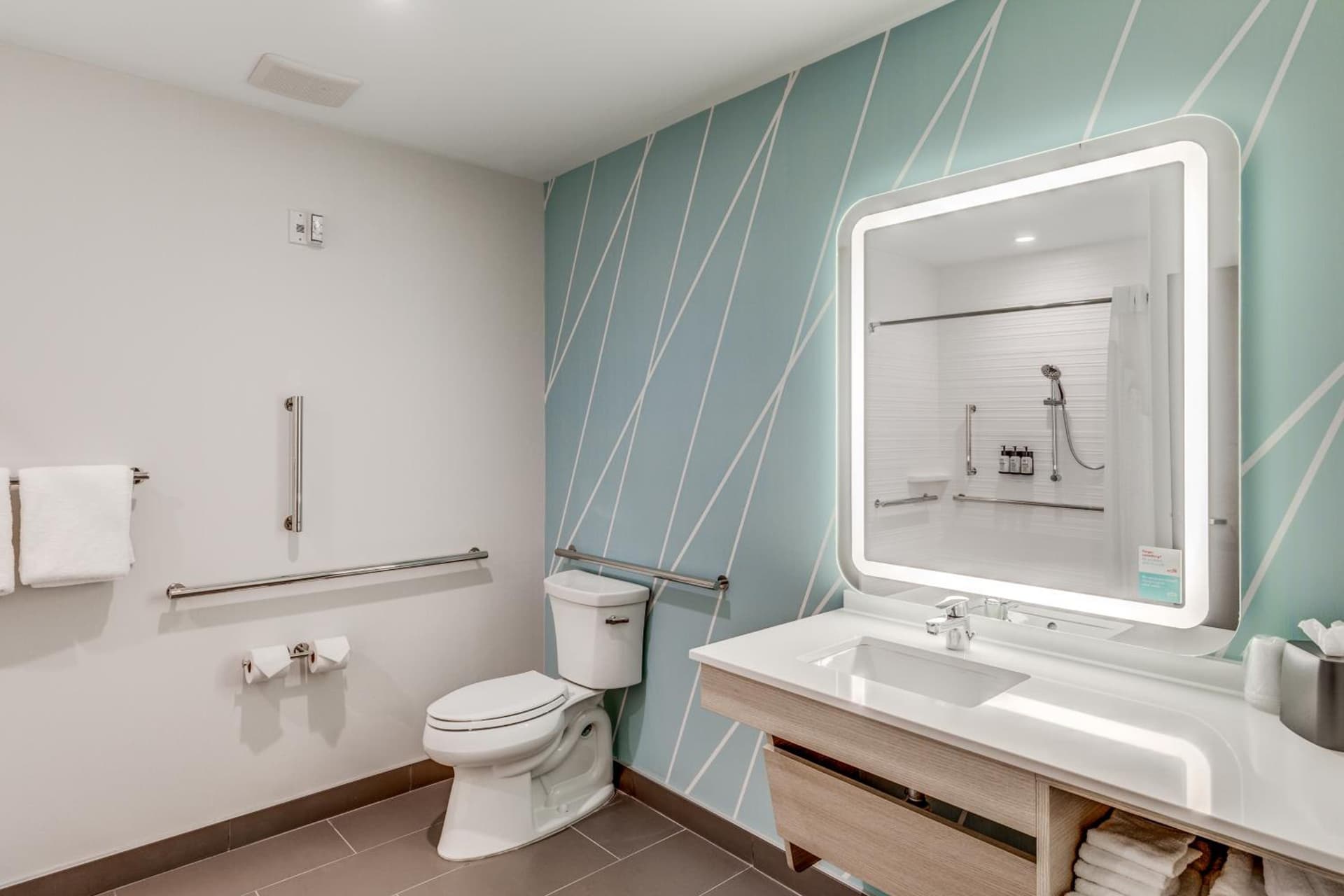 avid hotel Zeeland - Holland by IHG gallery photo in Holland, MI — image 21