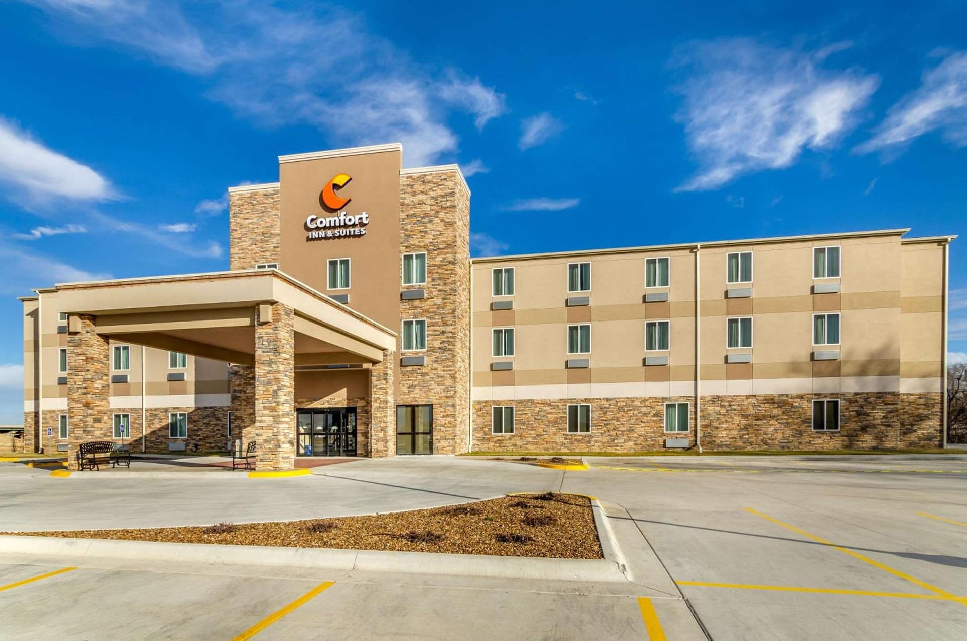 Comfort Inn & Suites Salina North interior in Salina, KS — gallery photo 2