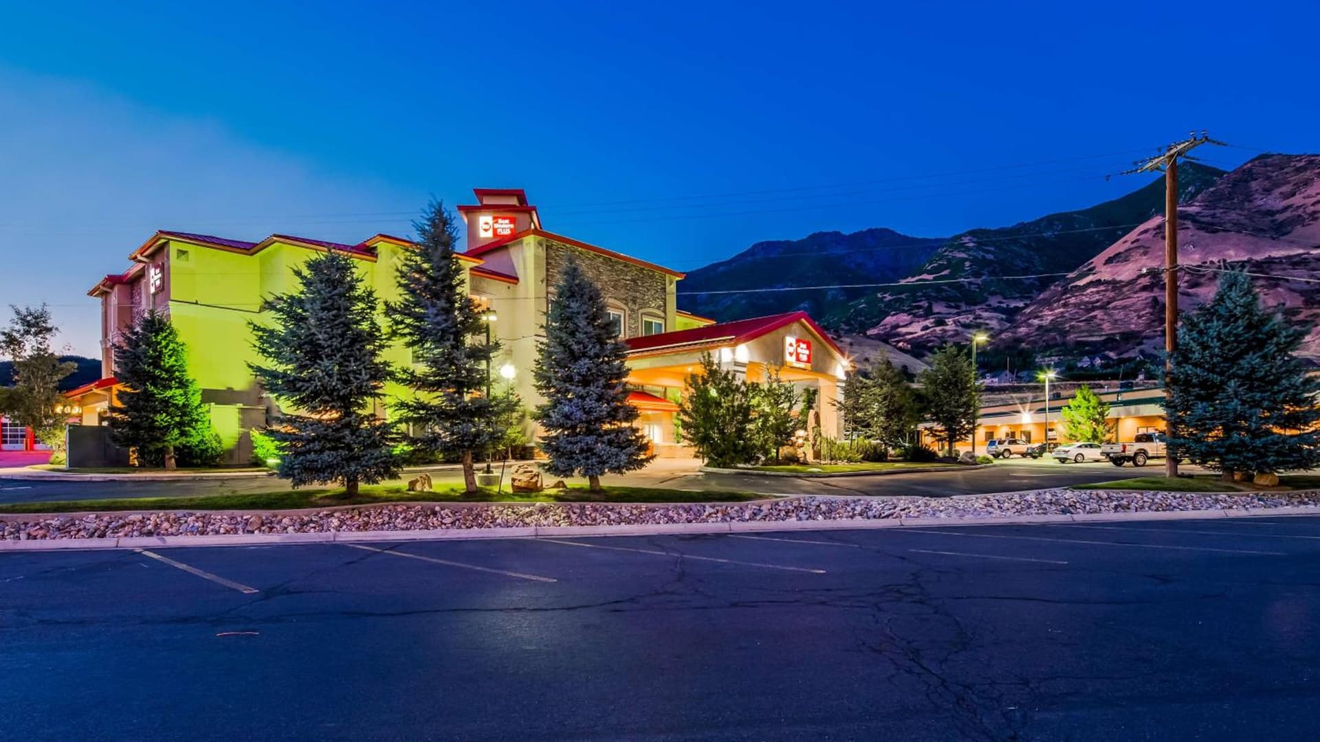 Best Western Plus Canyon Pines property views in Ogden, UT — gallery photo 3