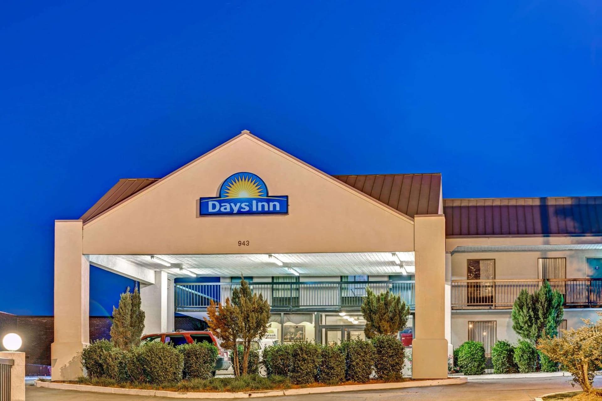 Days Inn by Wyndham Hernando interior in Hernando, MS — gallery photo 2
