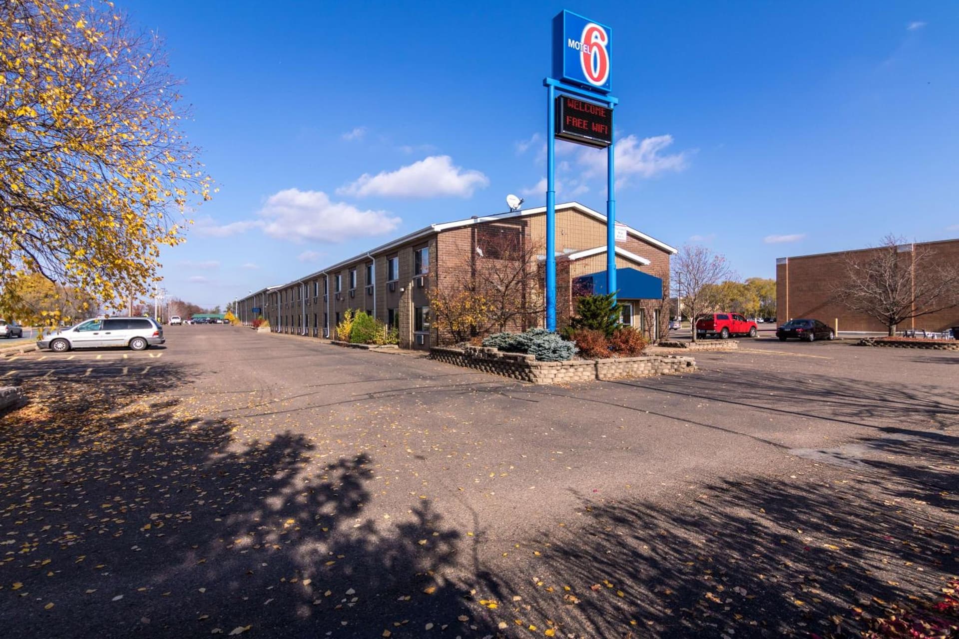 Motel 6-Eau Claire, WI interior in Eau Claire, WI — gallery photo 2
