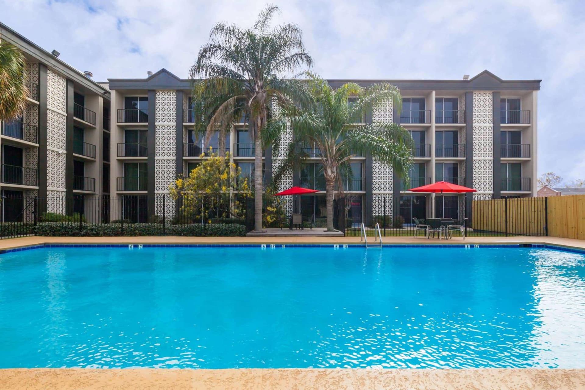 Ramada by Wyndham Metairie New Orleans Airport gallery photo in Metairie, LA — image 5