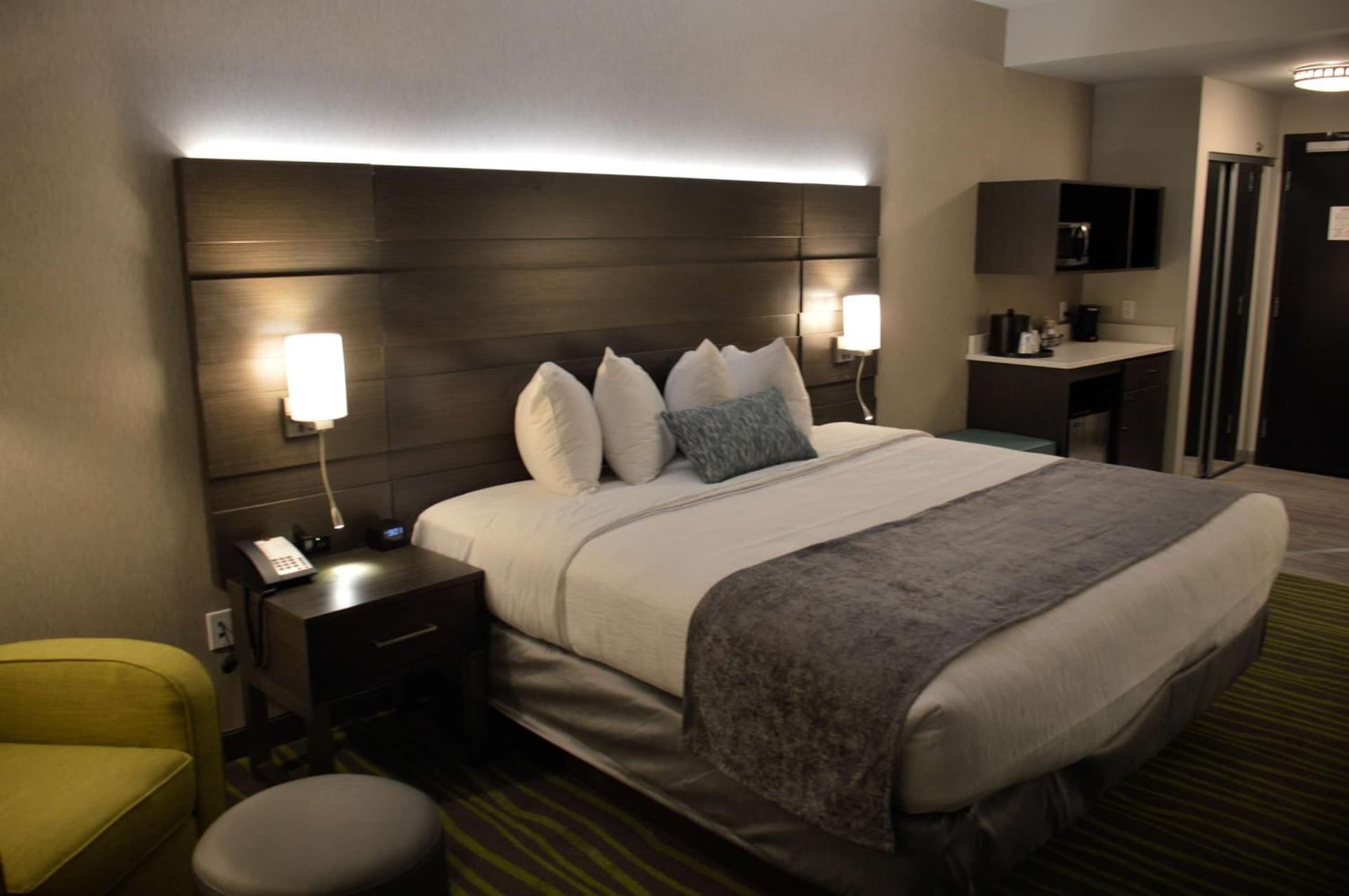 Best Western Plus Prien Lake Hotel & Suites - Lake Charles gallery photo in Lake Charles, LA — image 4