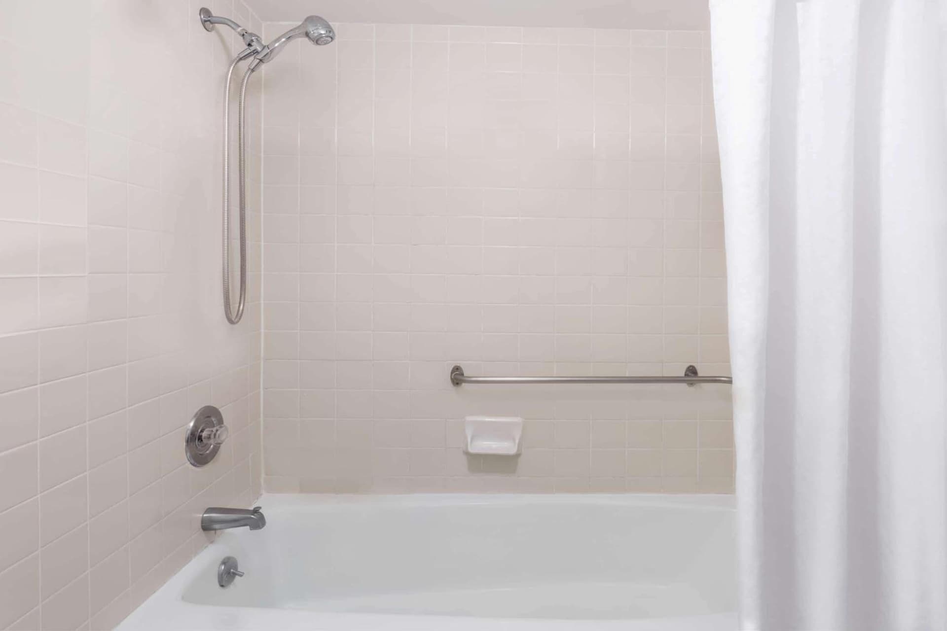 Days Inn by Wyndham Williamsburg Historic Area gallery photo in Williamsburg, VA — image 26