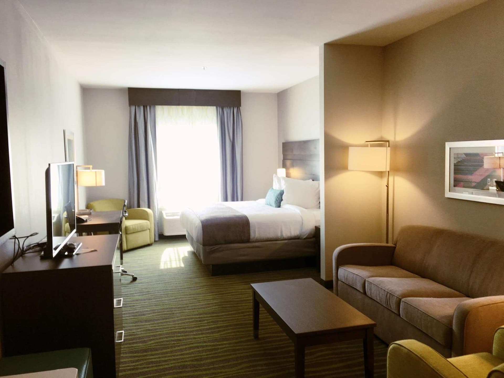 Best Western Plus Prien Lake Hotel & Suites - Lake Charles gallery photo in Lake Charles, LA — image 17