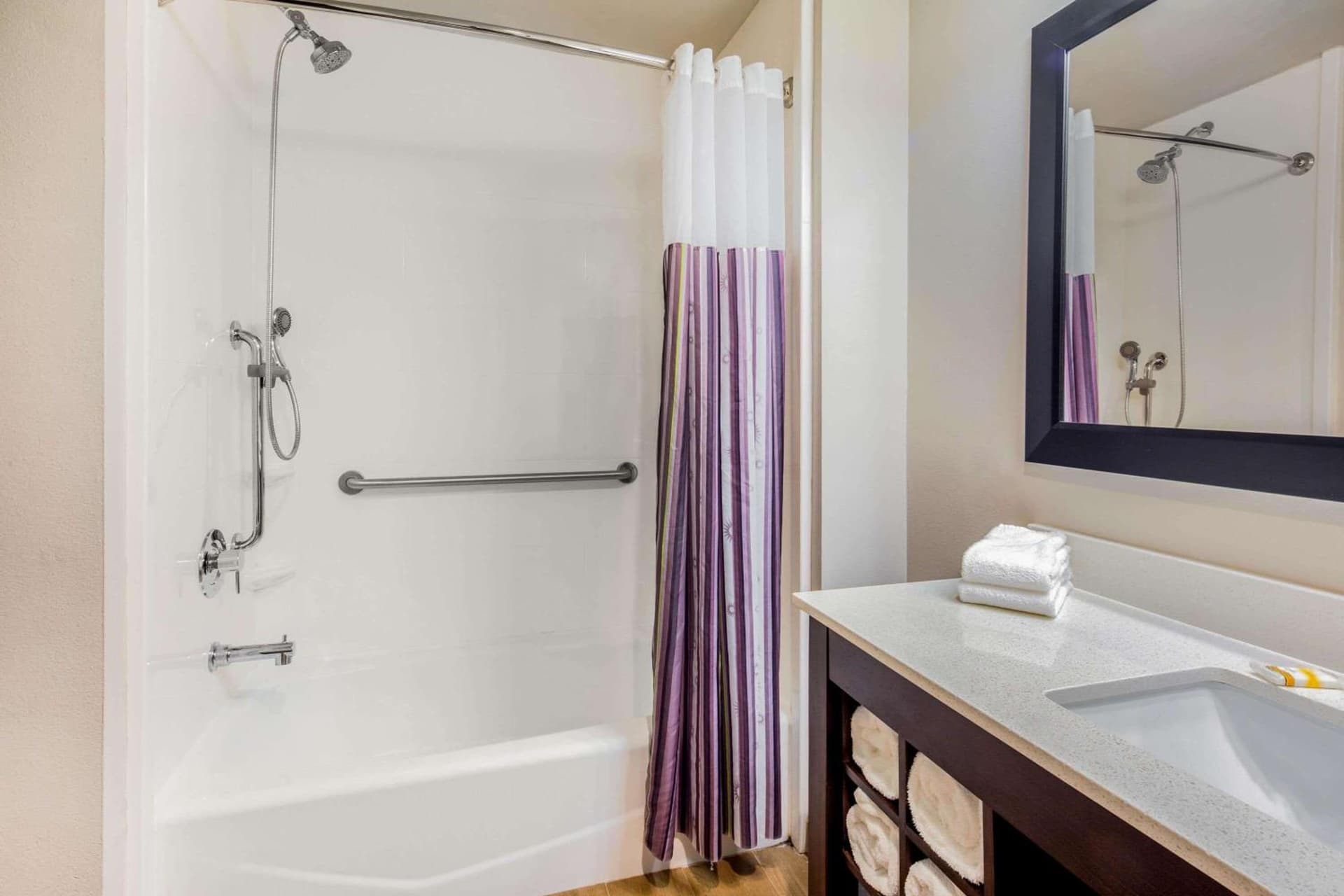 La Quinta by Wyndham McAllen Convention Center gallery photo in McAllen, TX — image 13