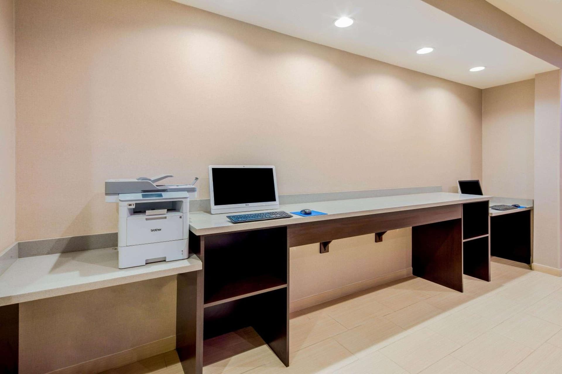 La Quinta by Wyndham McAllen Convention Center gallery photo in McAllen, TX — image 16