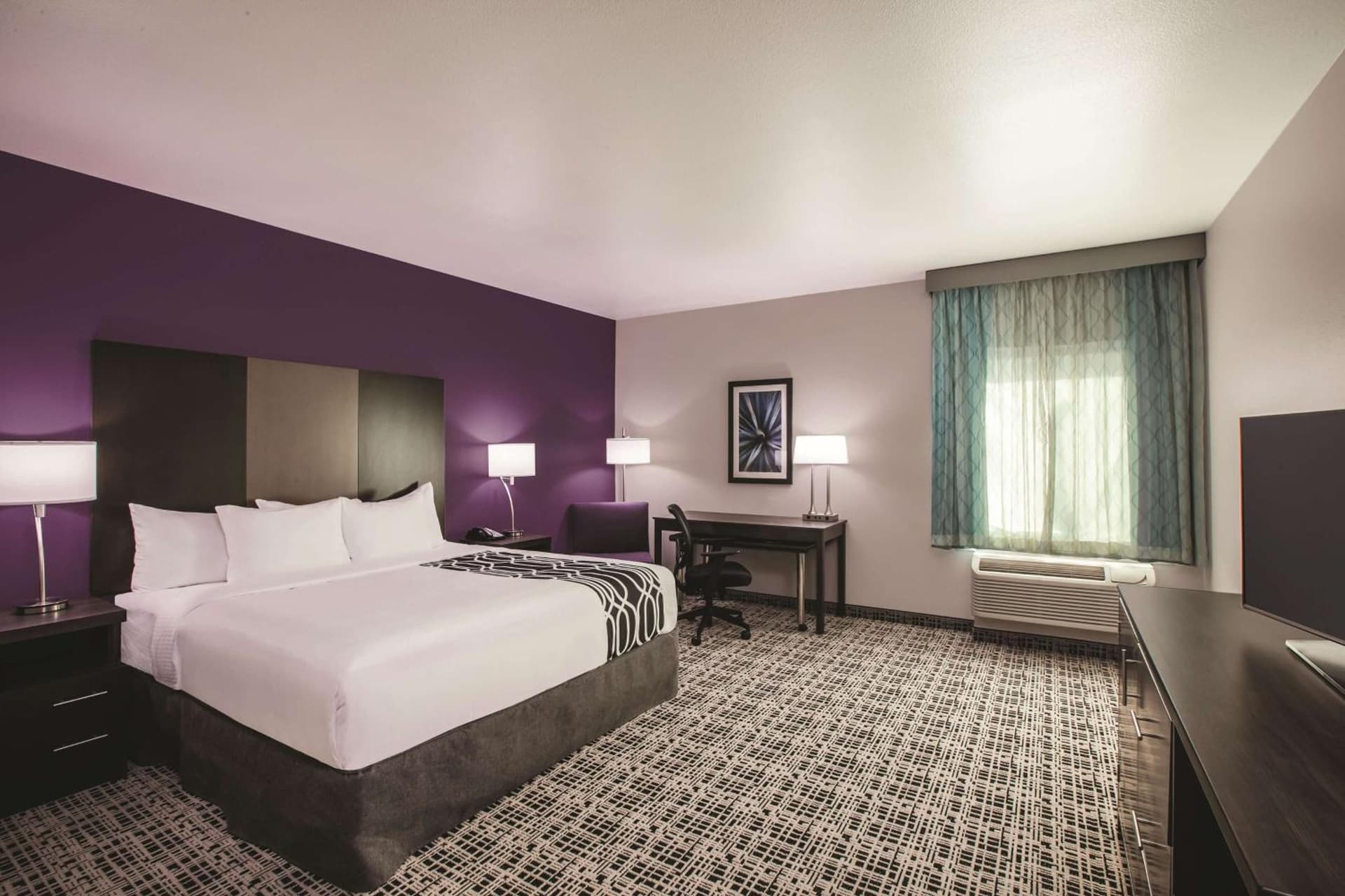 La Quinta by Wyndham Lubbock South interior in Lubbock, TX — gallery photo 2