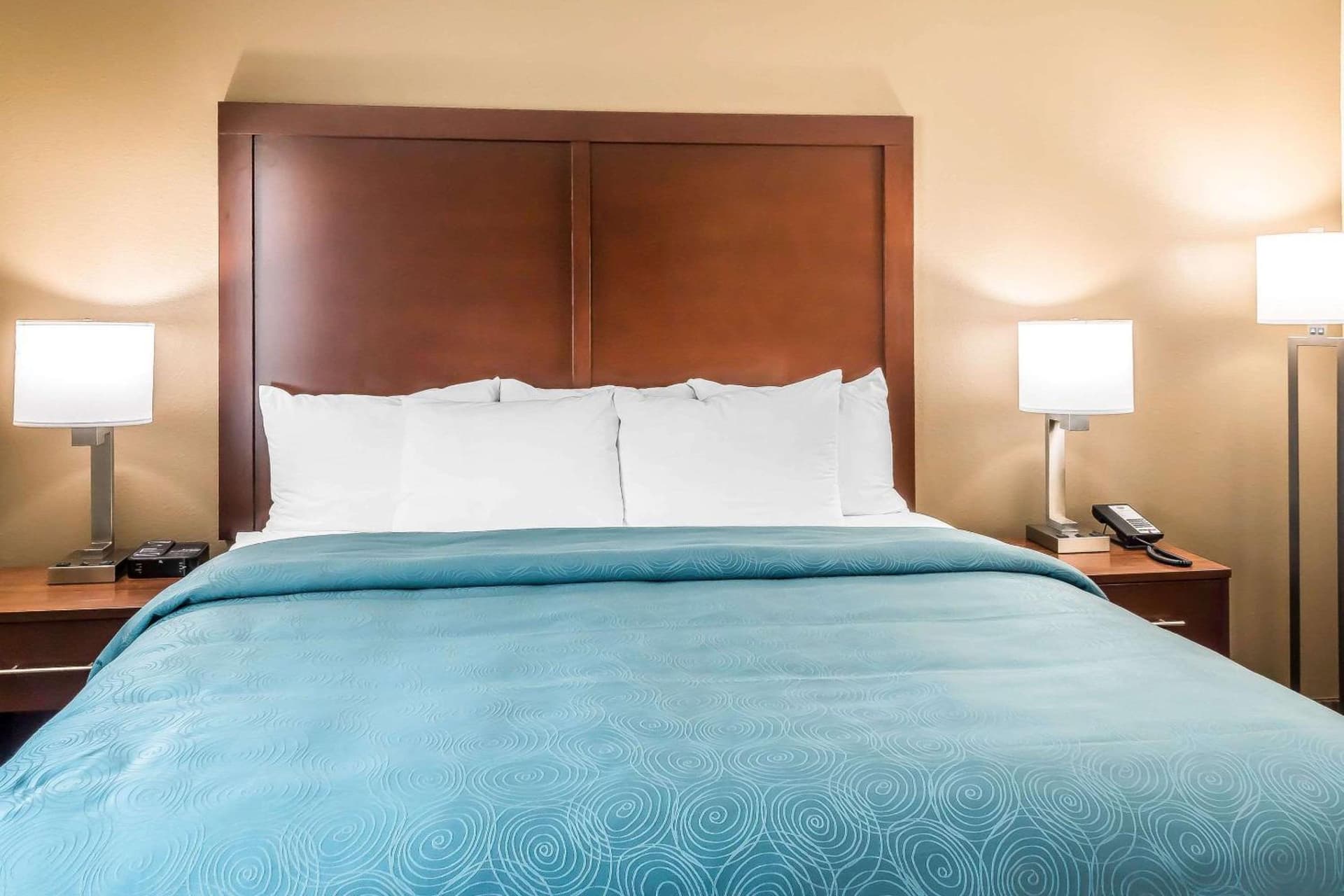 MainStay Suites Edinburg South gallery photo in Edinburg, TX — image 42
