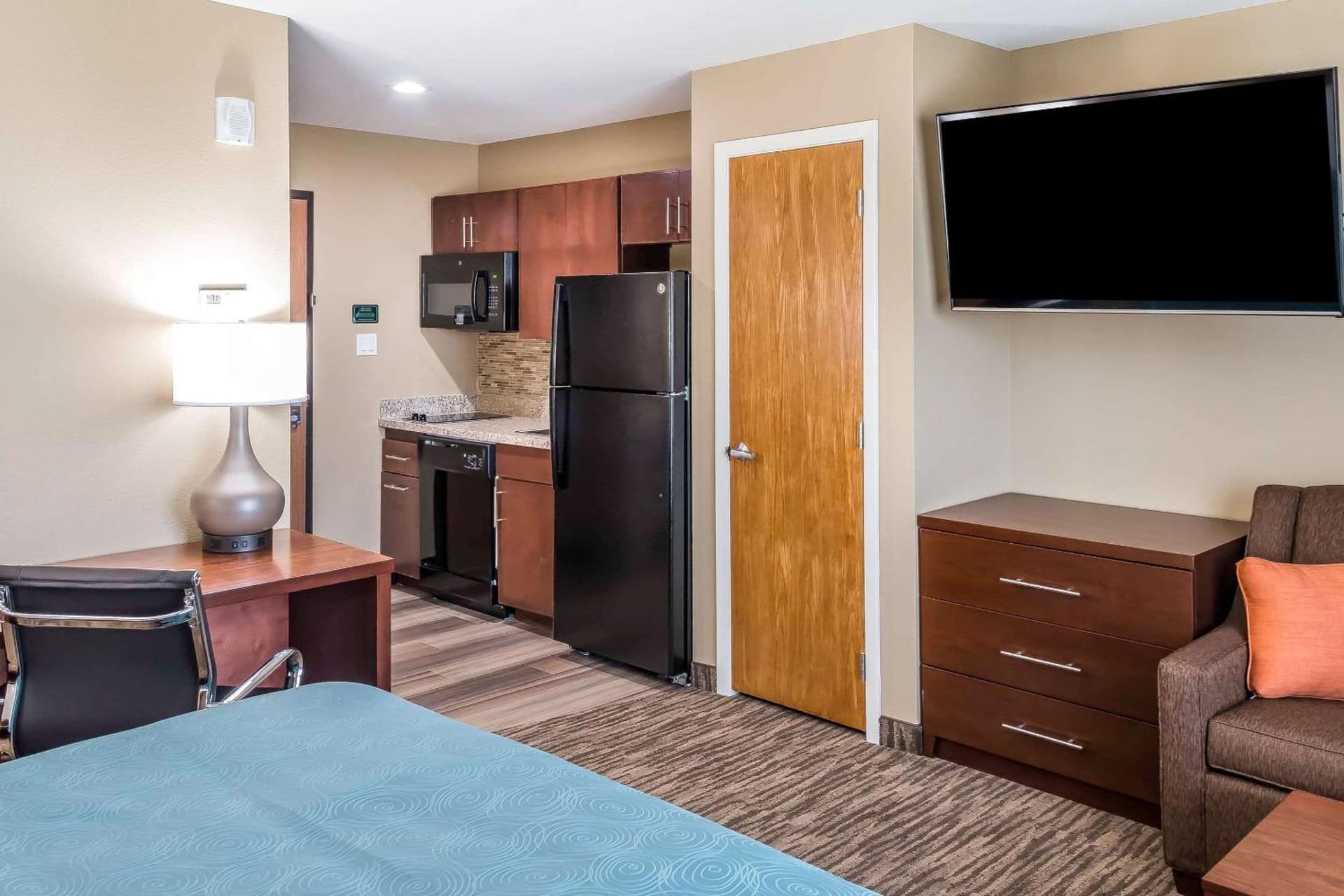MainStay Suites Edinburg South gallery photo in Edinburg, TX — image 12