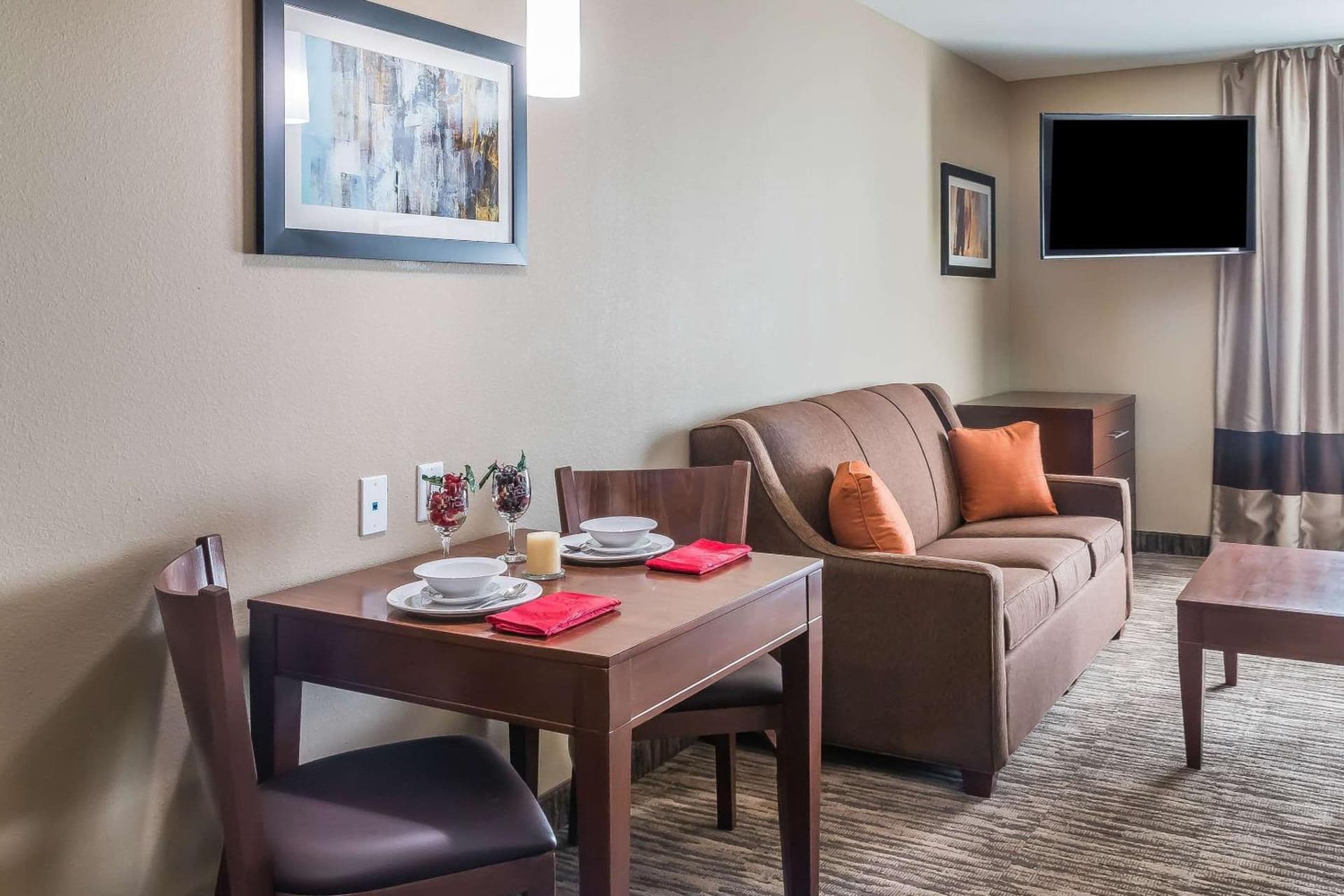 MainStay Suites Edinburg South gallery photo in Edinburg, TX — image 9
