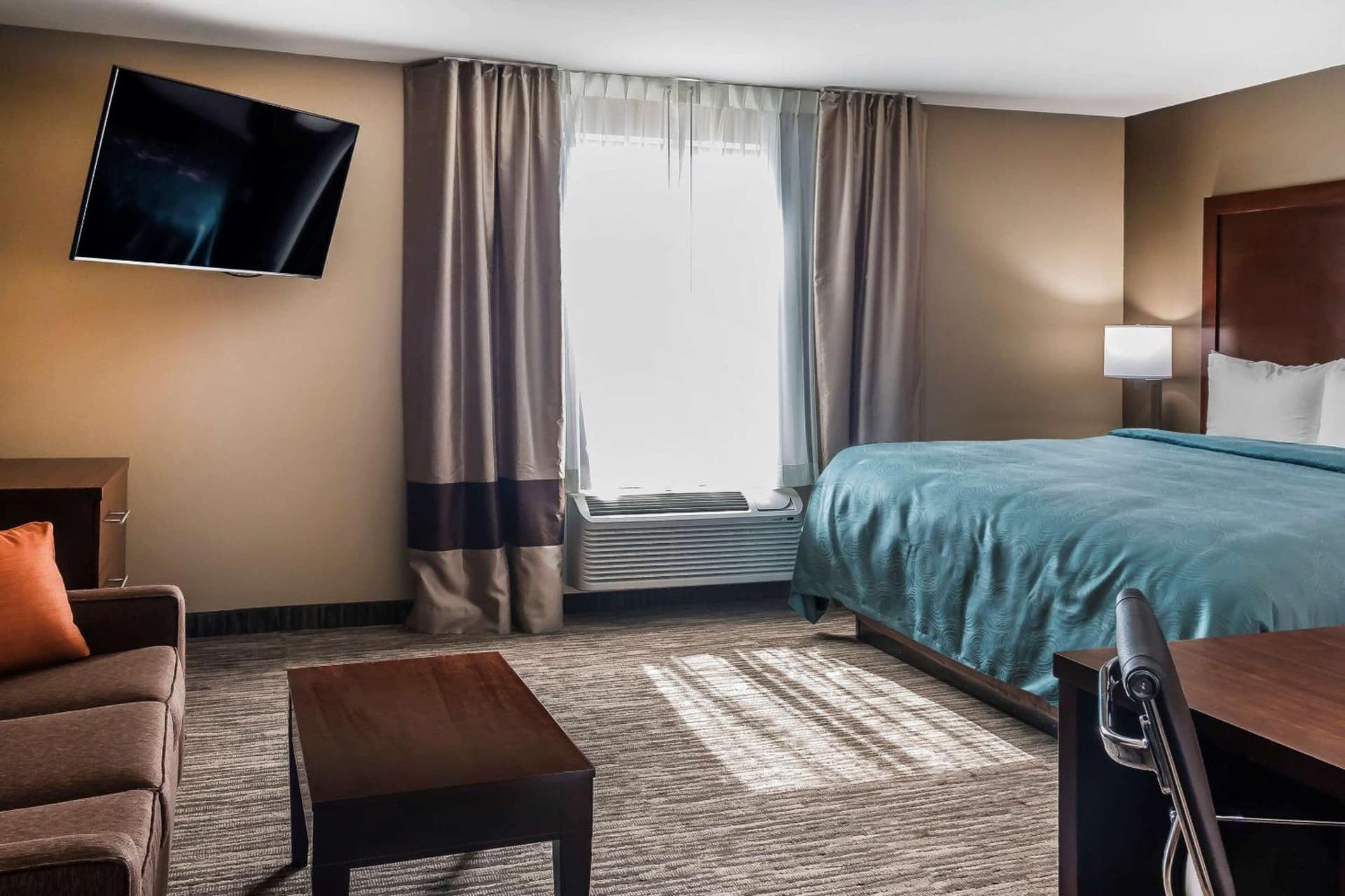 MainStay Suites Edinburg South gallery photo in Edinburg, TX — image 73