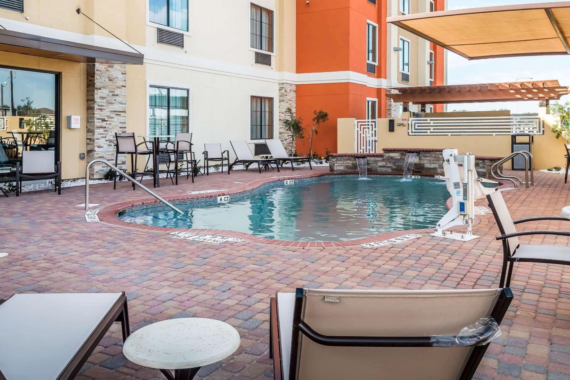 MainStay Suites Edinburg South gallery photo in Edinburg, TX — image 56