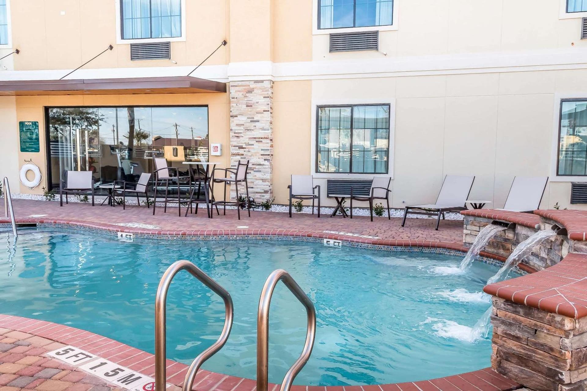 MainStay Suites Edinburg South gallery photo in Edinburg, TX — image 19