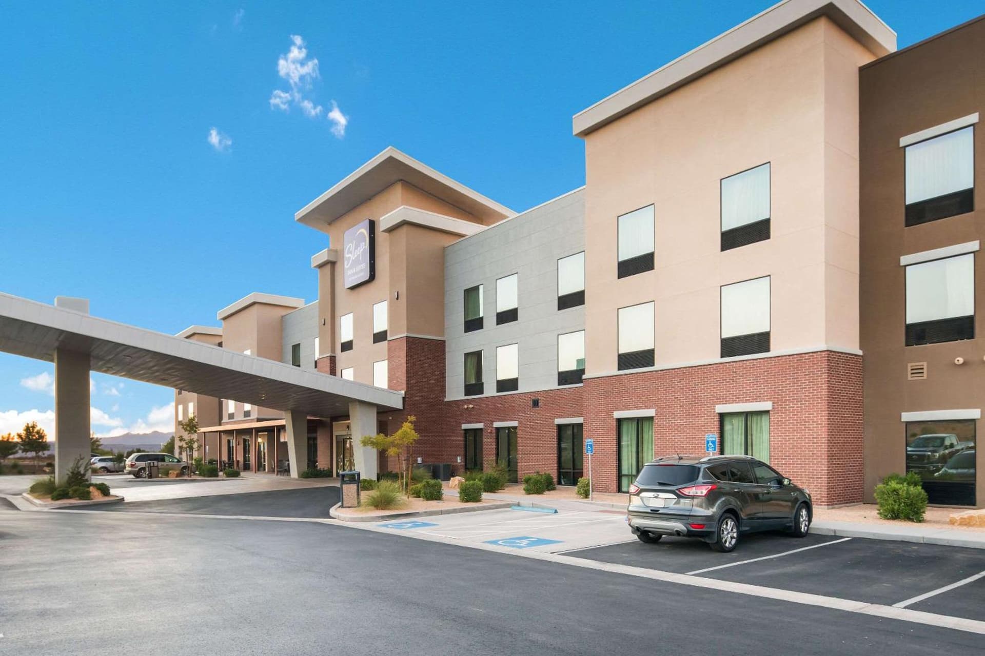 Sleep Inn & Suites Hurricane Zion Park Area property views in Hurricane, UT — gallery photo 3