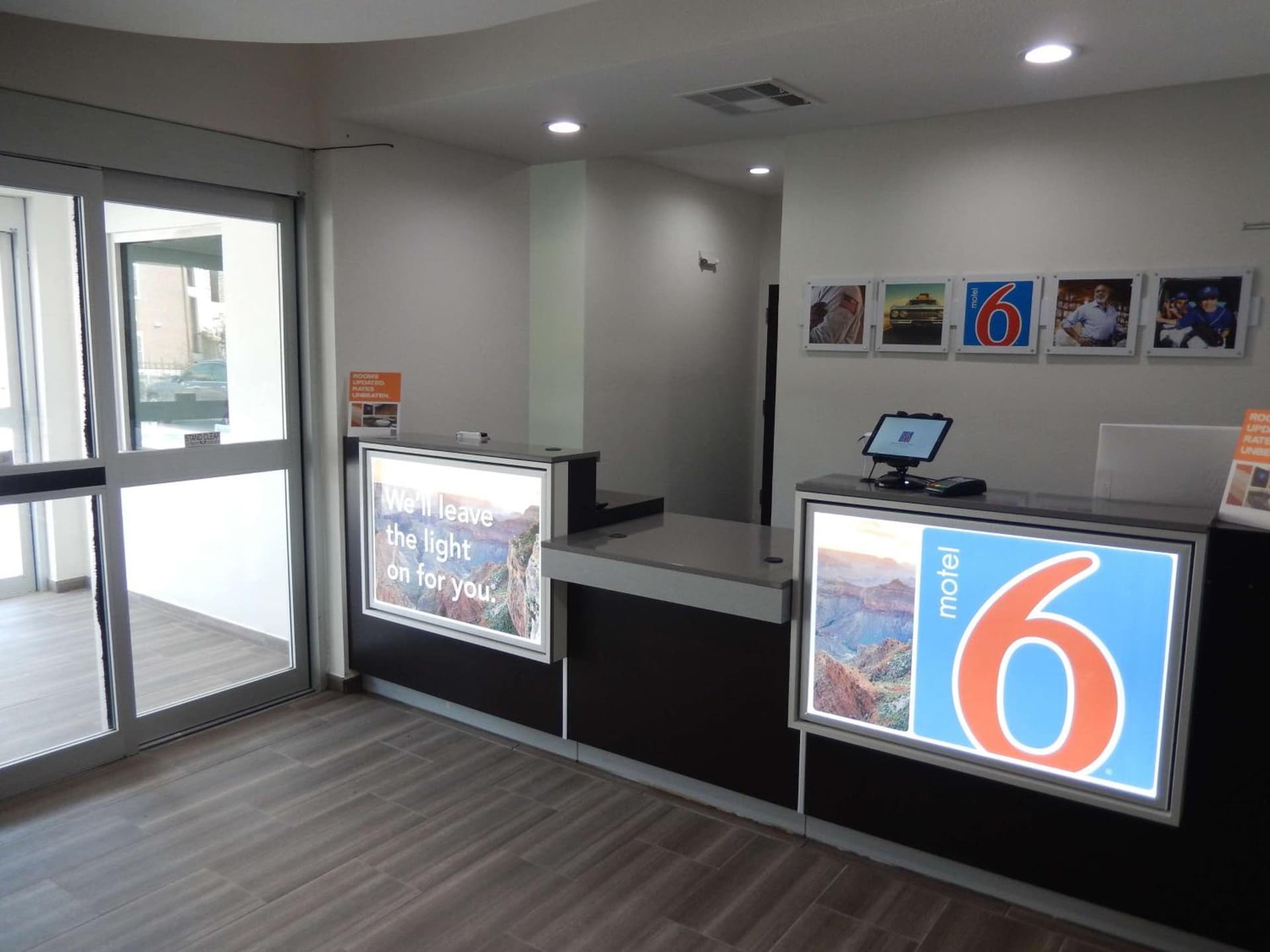 Motel 6-Houston, TX - Downtown North interior in Houston, TX — gallery photo 2