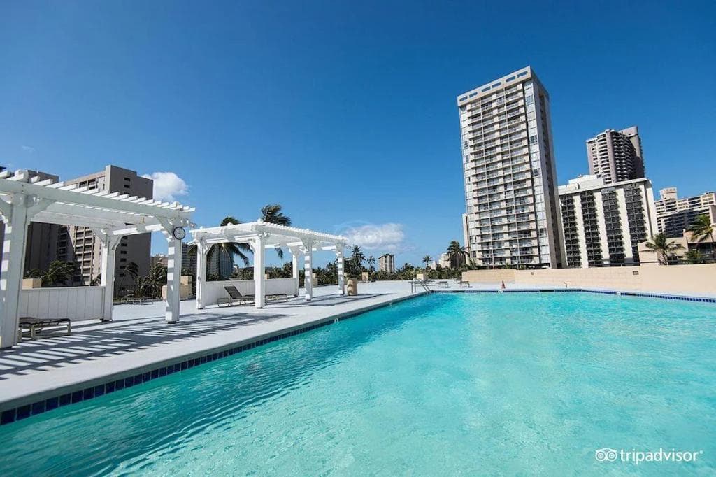 Waikiki beach modern studio No resort fee Best location property views in Honolulu, HI — gallery photo 3