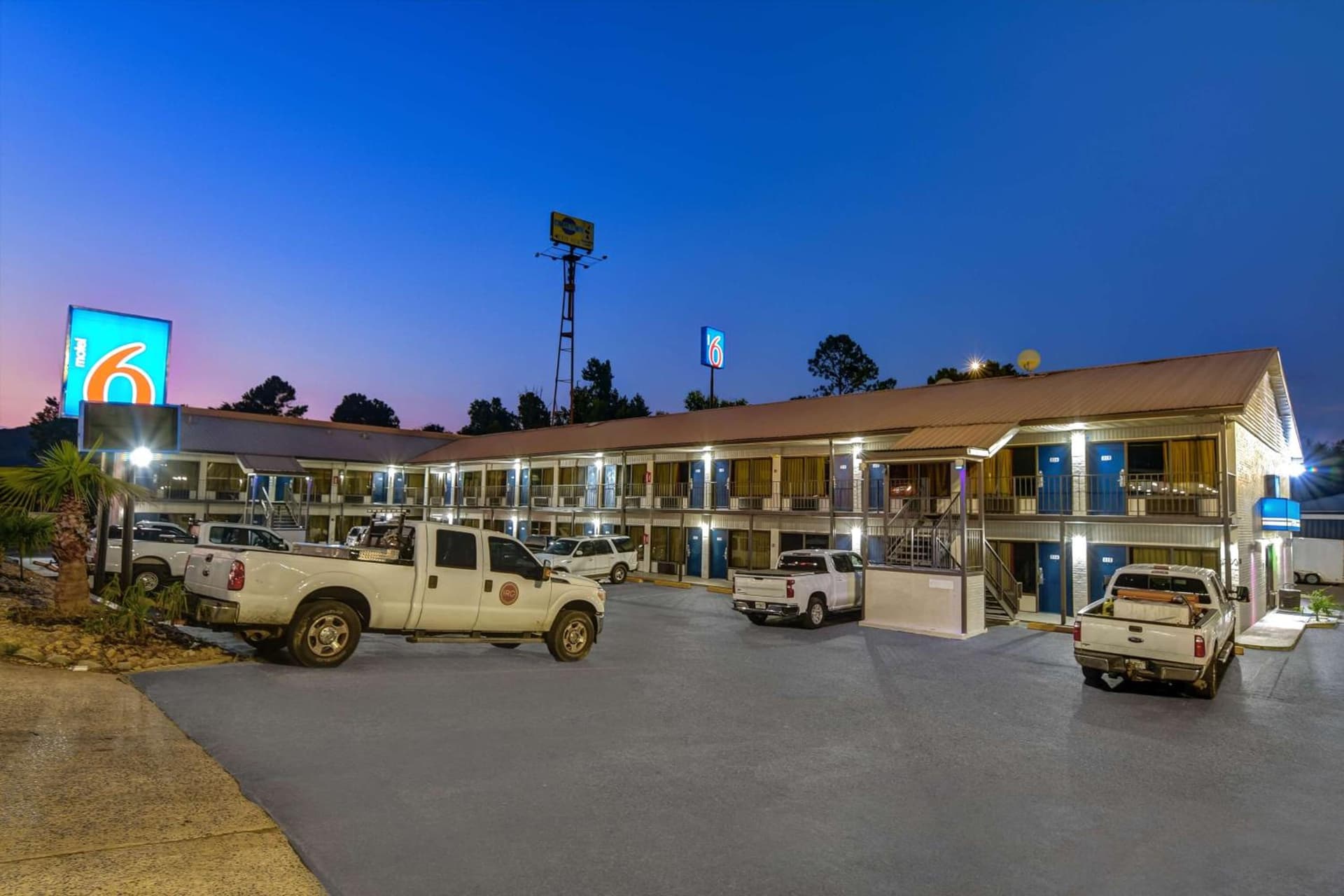Motel 6-Dalton, GA interior in Dalton, GA — gallery photo 2
