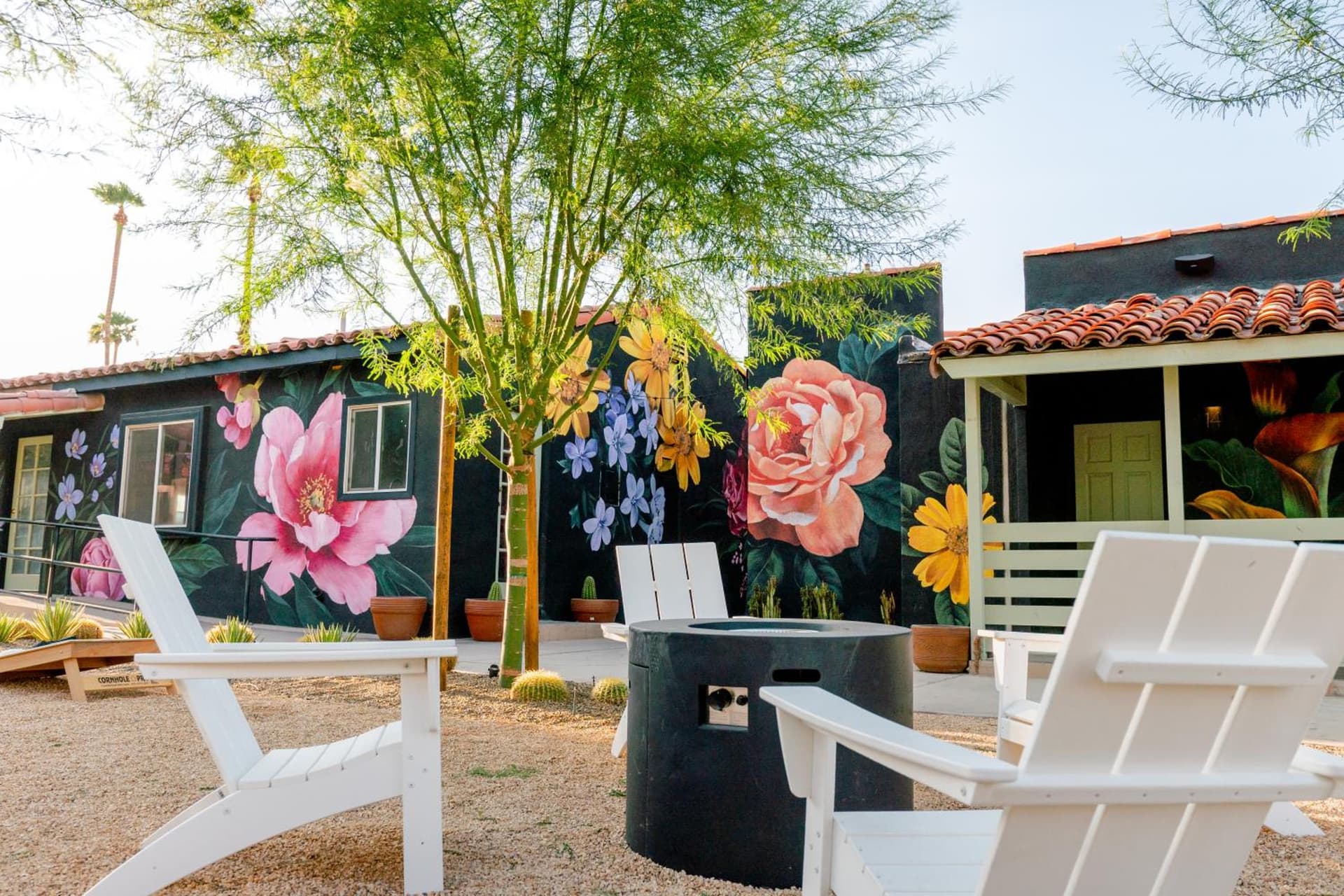Fleur Noire Hotel - 21 and Over gallery photo in Palm Springs, CA — image 4