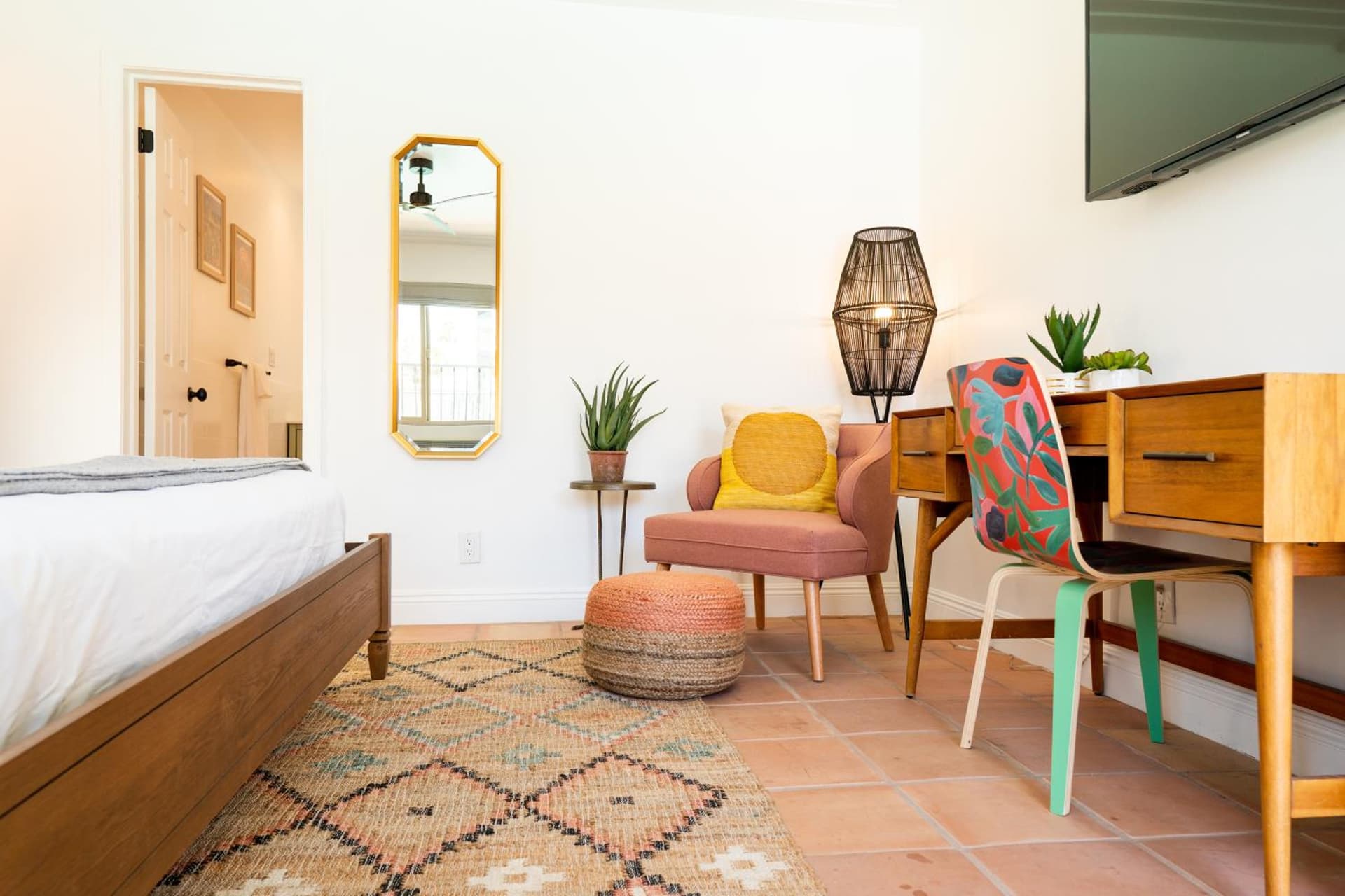 Fleur Noire Hotel - 21 and Over gallery photo in Palm Springs, CA — image 11