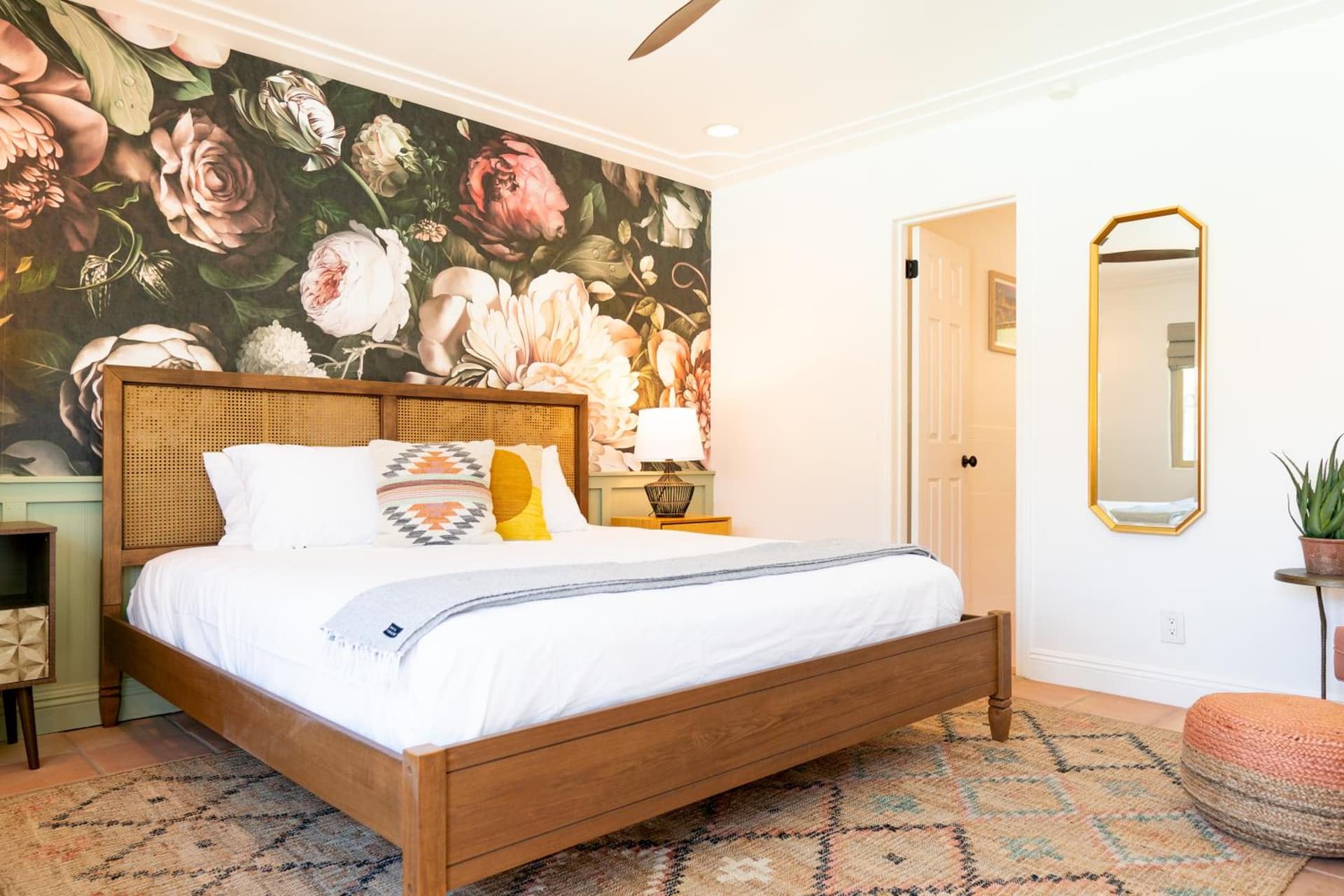 Fleur Noire Hotel - 21 and Over gallery photo in Palm Springs, CA — image 8