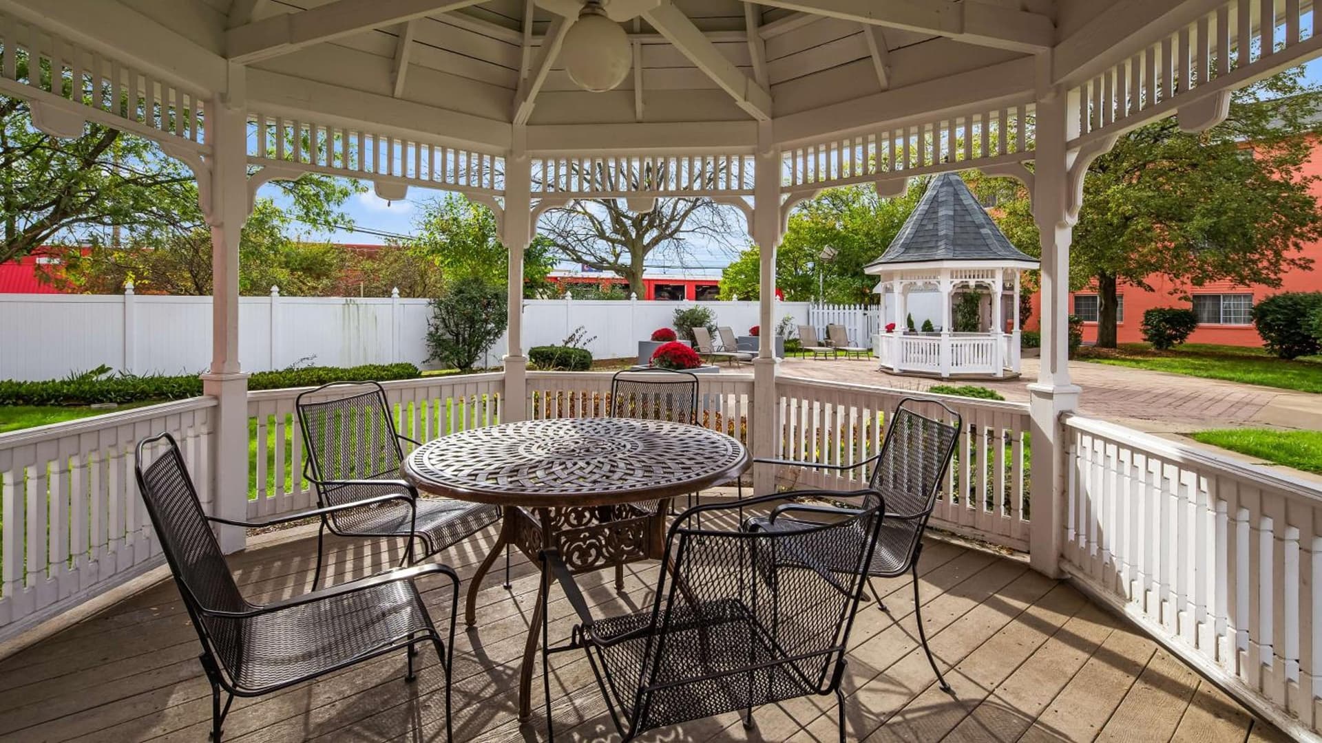 Best Western Greenfield Inn property views in Allen Park, MI — gallery photo 3