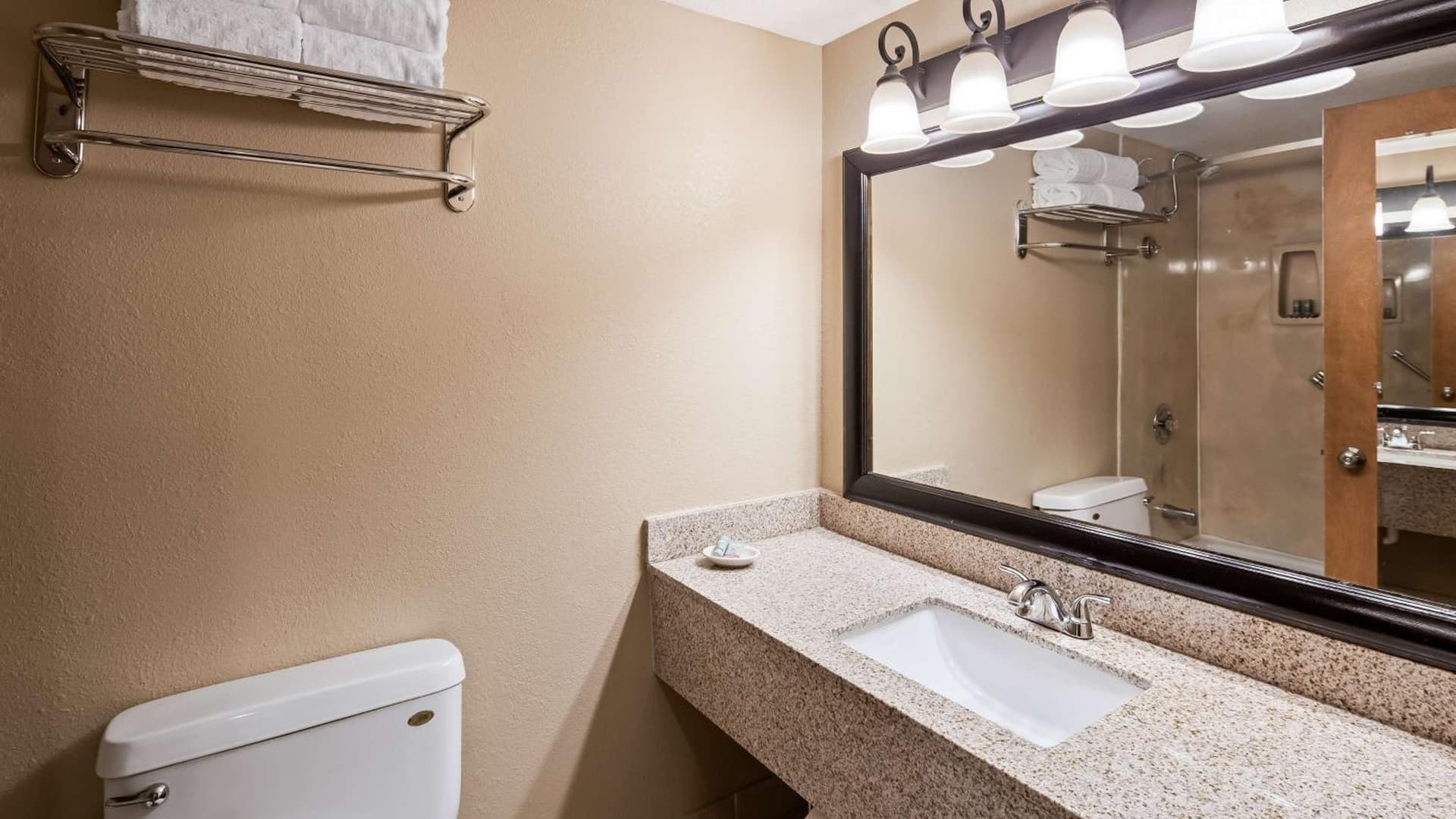 Best Western Greenfield Inn gallery photo in Allen Park, MI — image 25