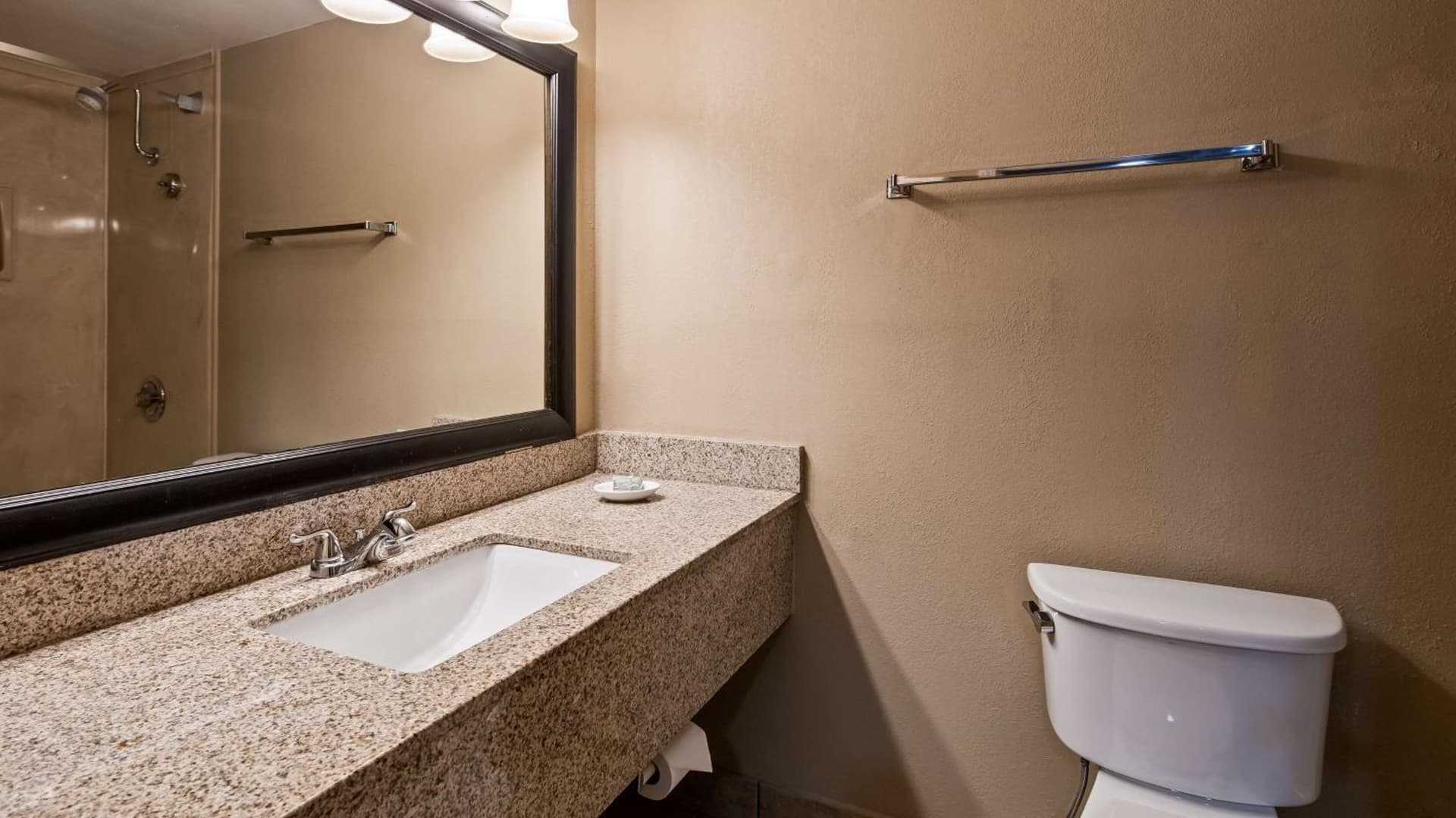 Best Western Greenfield Inn gallery photo in Allen Park, MI — image 35