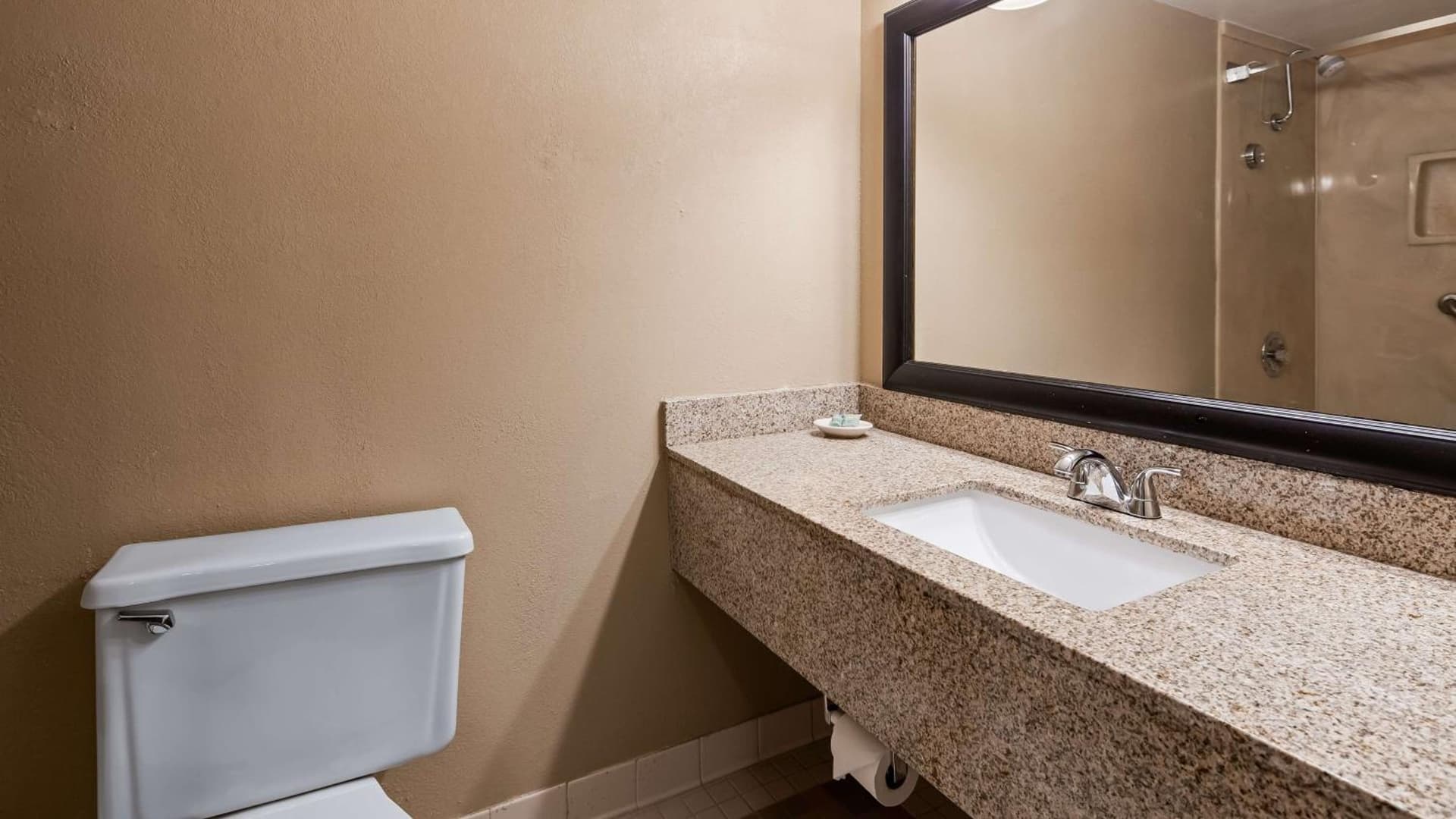 Best Western Greenfield Inn gallery photo in Allen Park, MI — image 34