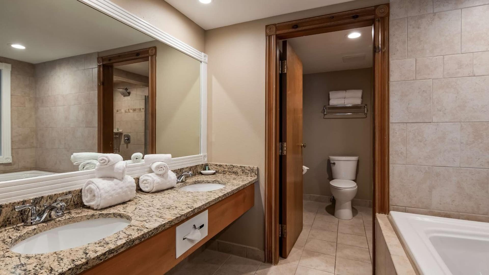 Best Western Greenfield Inn gallery photo in Allen Park, MI — image 42