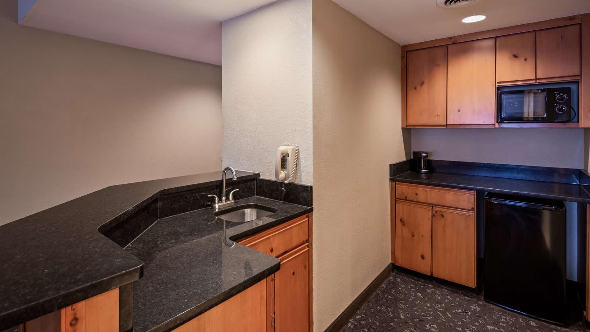 Best Western Greenfield Inn gallery photo in Allen Park, MI — image 69