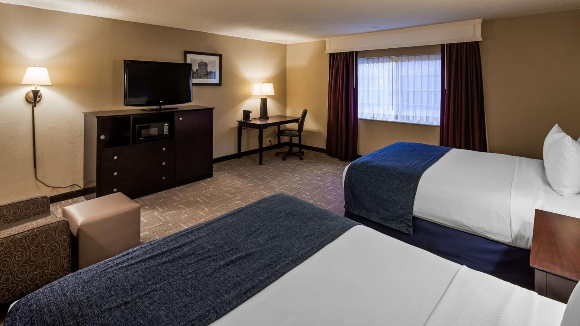 Best Western Greenfield Inn interior in Allen Park, MI — gallery photo 2